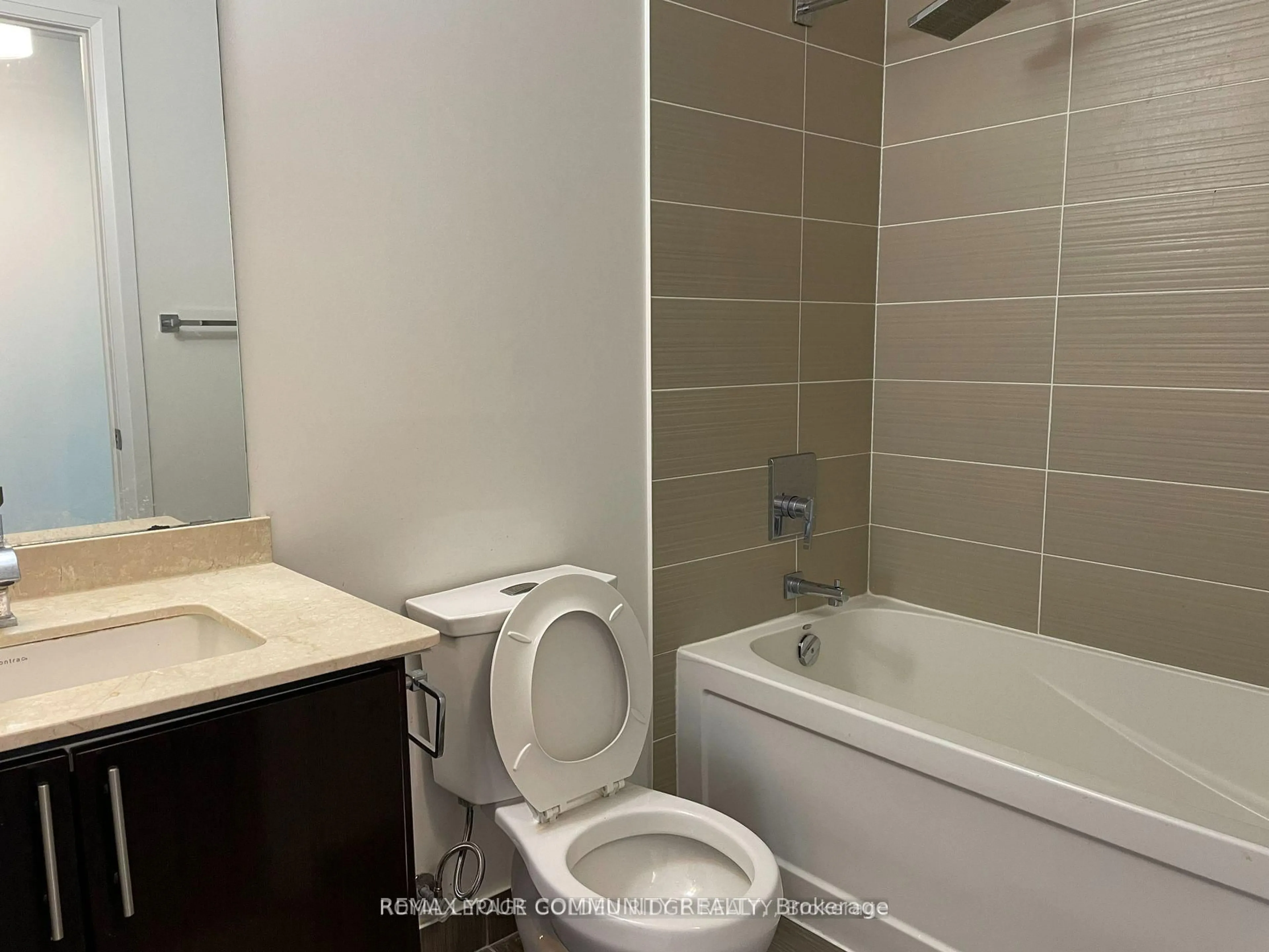 Standard bathroom, unknown for 7161 YONGE St #2231, Markham Ontario L3T 0C8