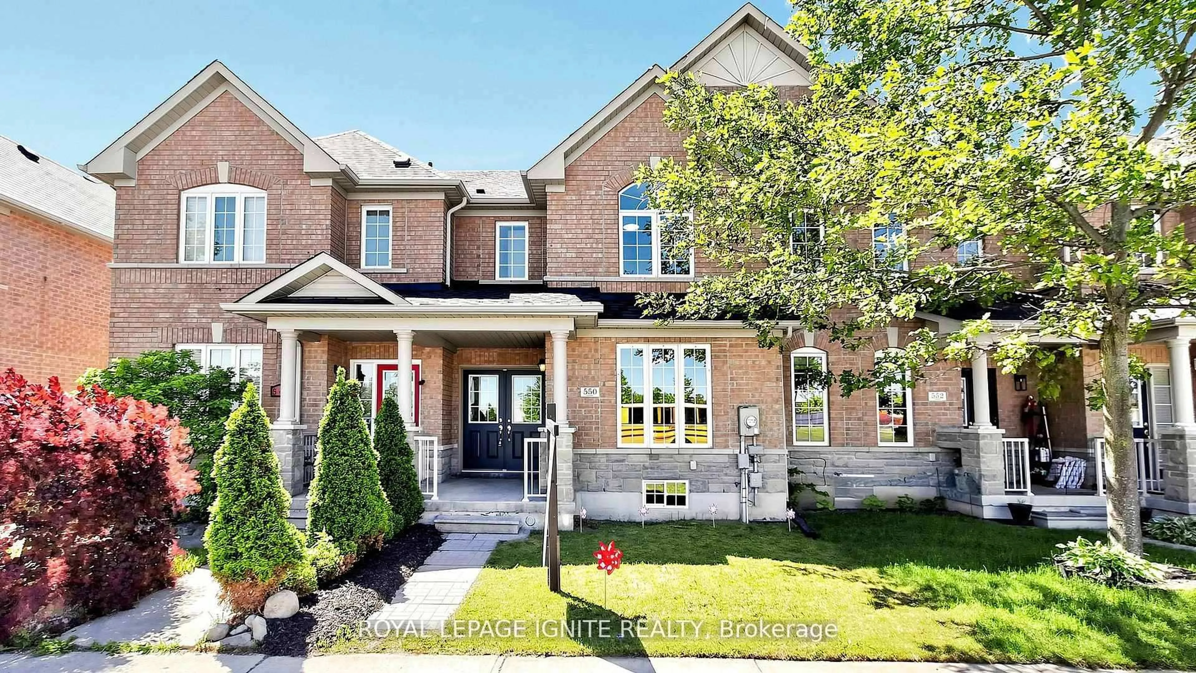 Home with brick exterior material, street for 550 Hoover Park Dr, Whitchurch-Stouffville Ontario L4A 0S8
