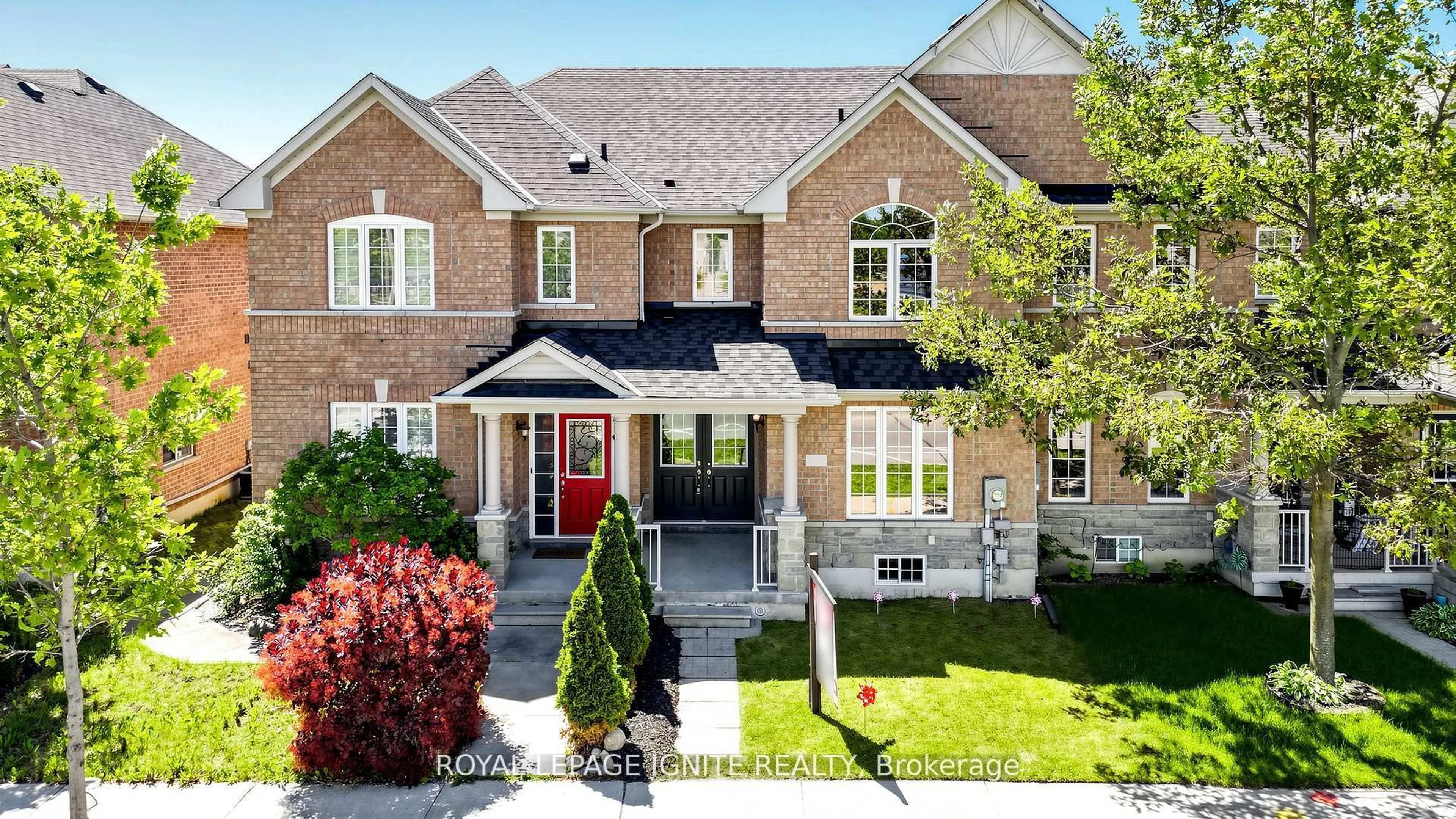 Home with brick exterior material, street for 550 Hoover Park Dr, Whitchurch-Stouffville Ontario L4A 0S8