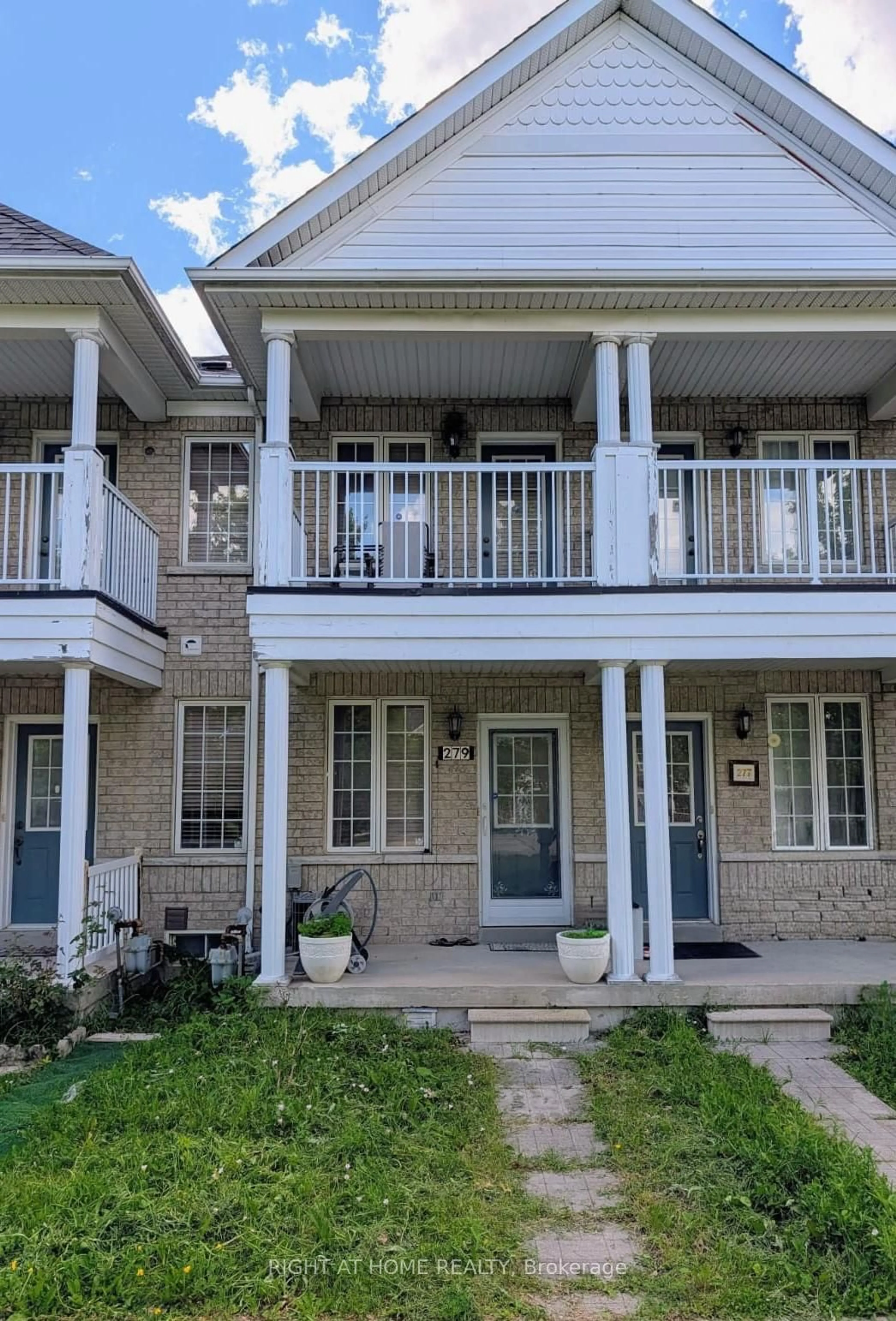Home with vinyl exterior material, street for 279 Caboto Tr, Markham Ontario L3R 0R5