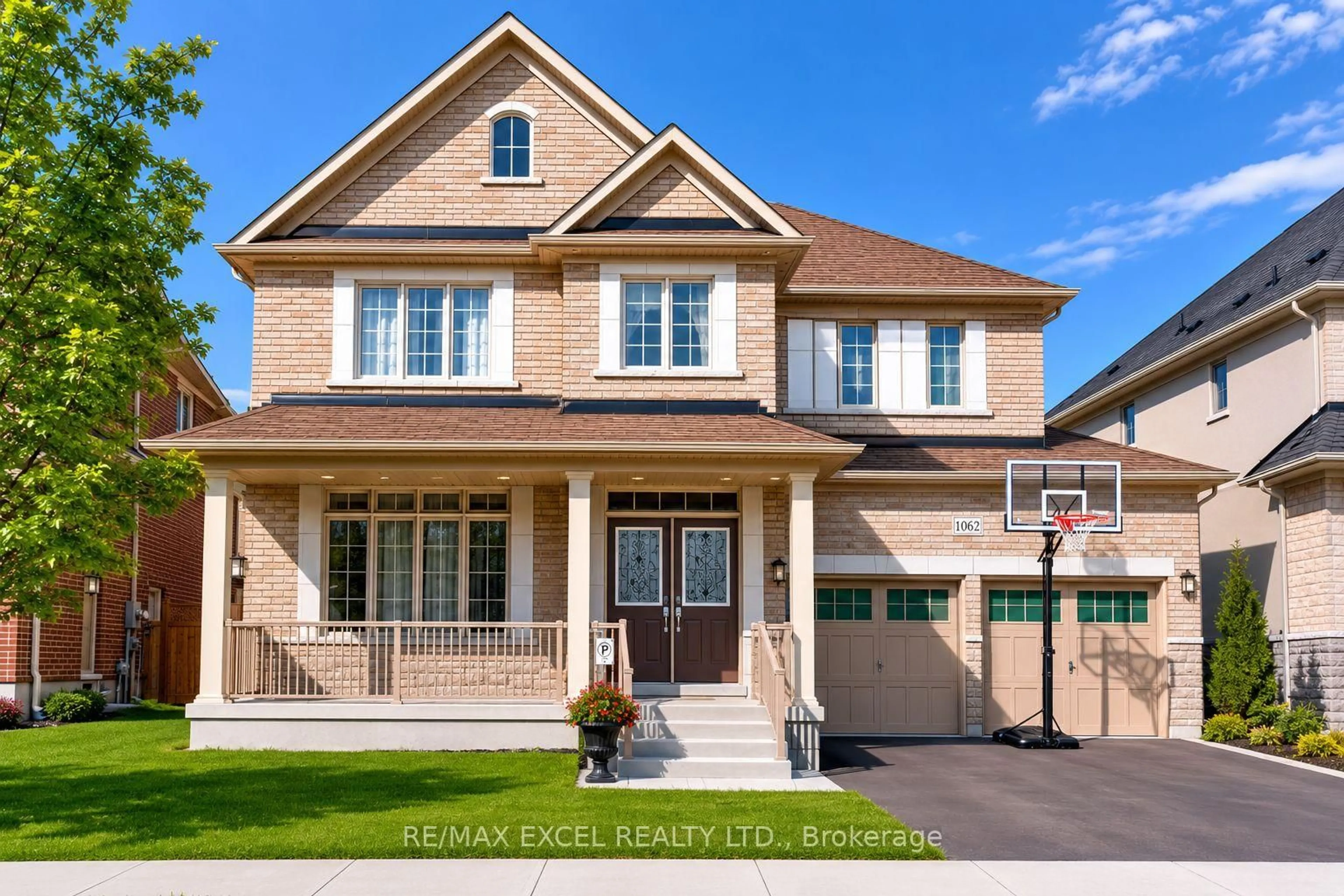 Home with brick exterior material, street for 1062 Blackhall Cres, Newmarket Ontario L3X 0B3
