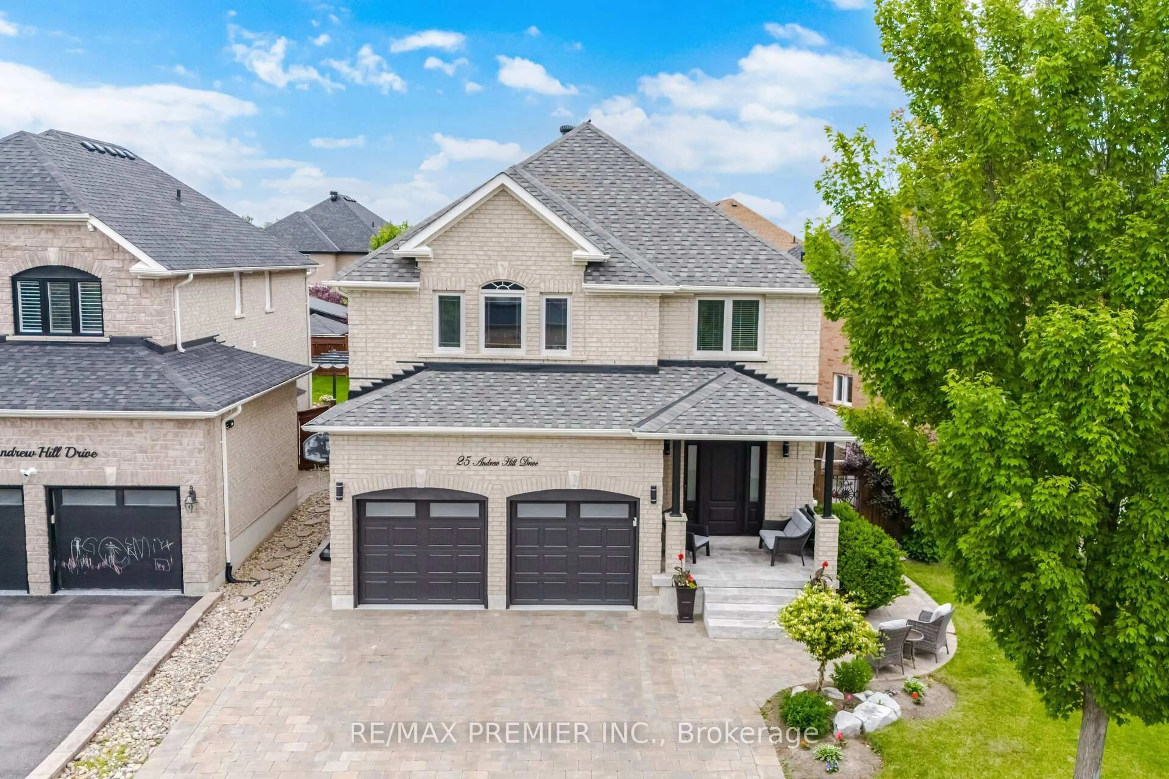 A pic from outside/outdoor area/front of a property/back of a property/a pic from drone, street for 25 Andrew Hill Dr, Vaughan Ontario L4H 0H3