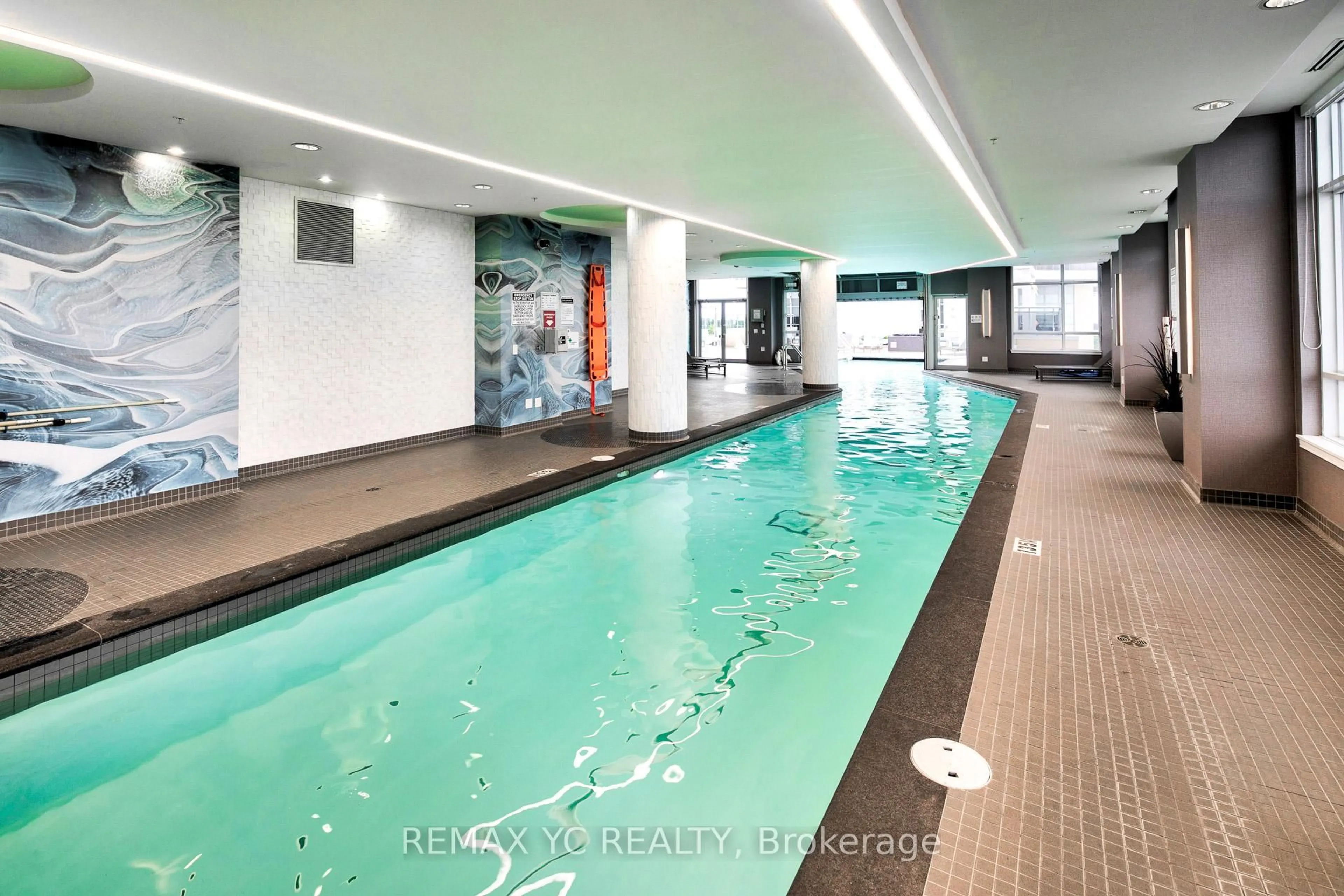 Pool for 9191 Yonge St #201, Richmond Hill Ontario L4C 1E2