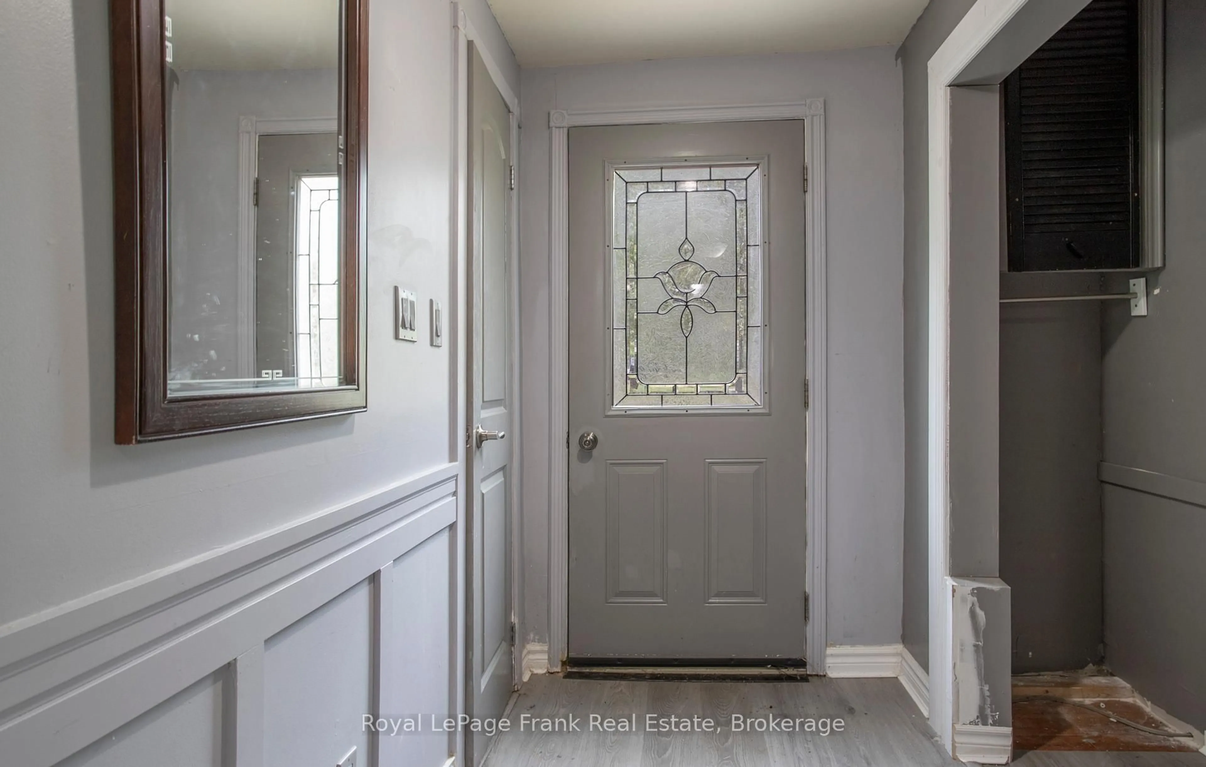 Indoor entryway for 1142 Concession 4 Concession, Brock Ontario L0C 1H0