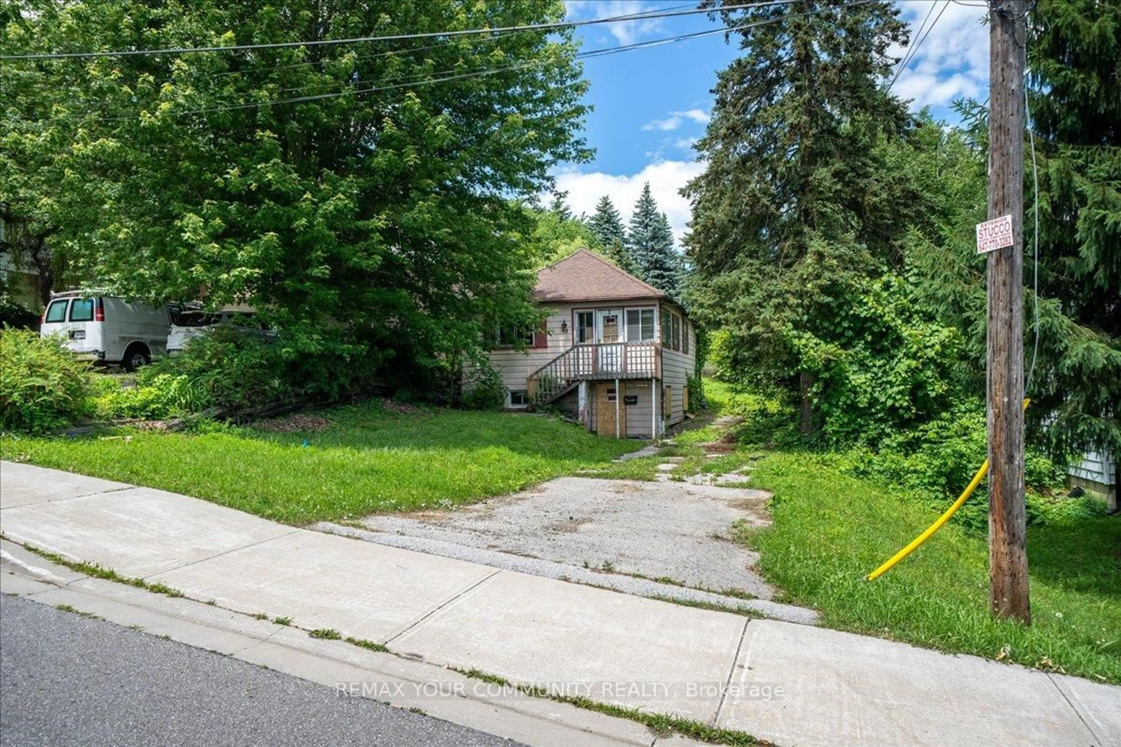 A pic from outside/outdoor area/front of a property/back of a property/a pic from drone, street for 48 Gamble St, Vaughan Ontario L4L 1R3