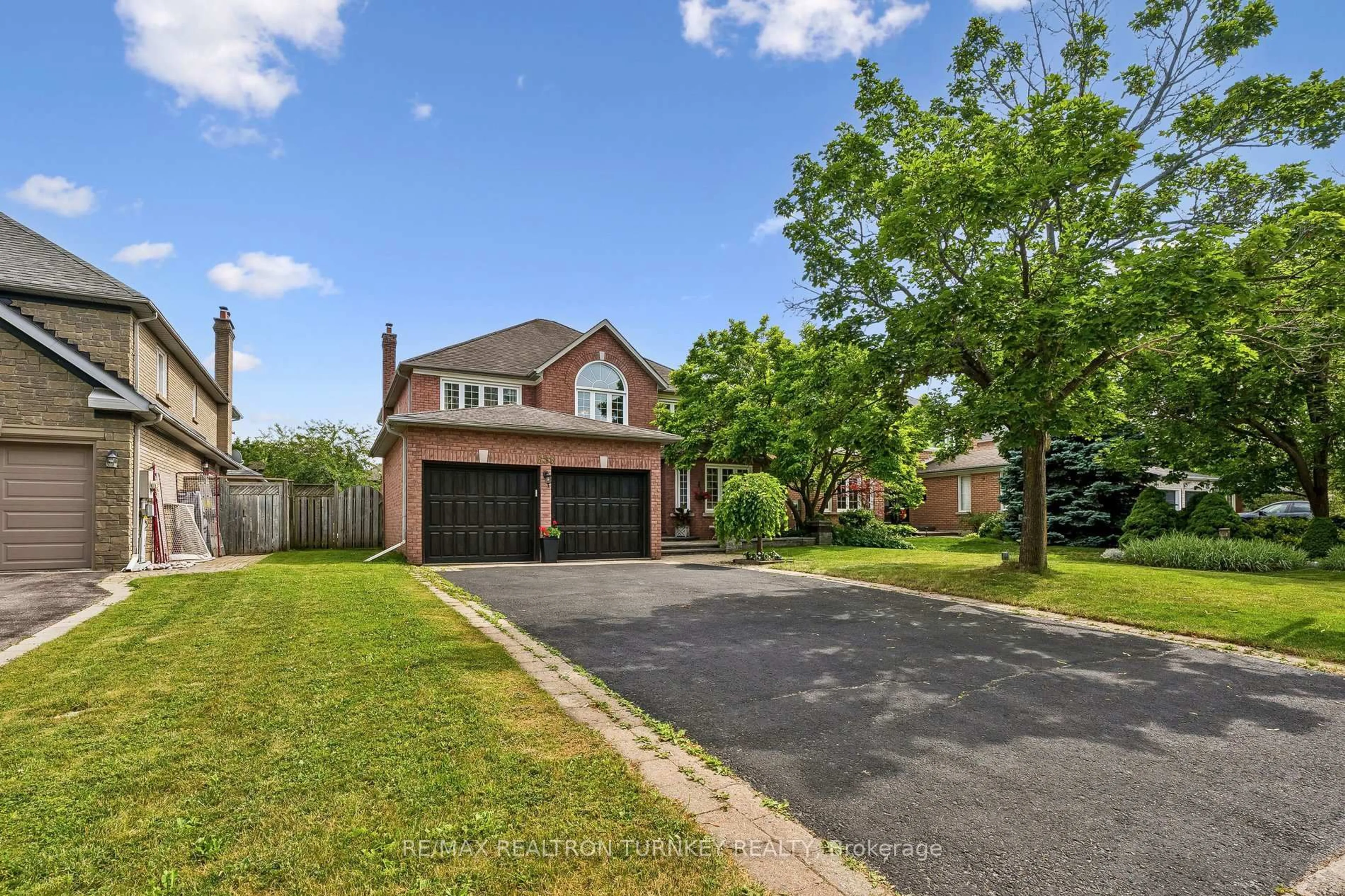 Unknown for 638 Gagnon Pl, Newmarket Ontario L3X 1V8