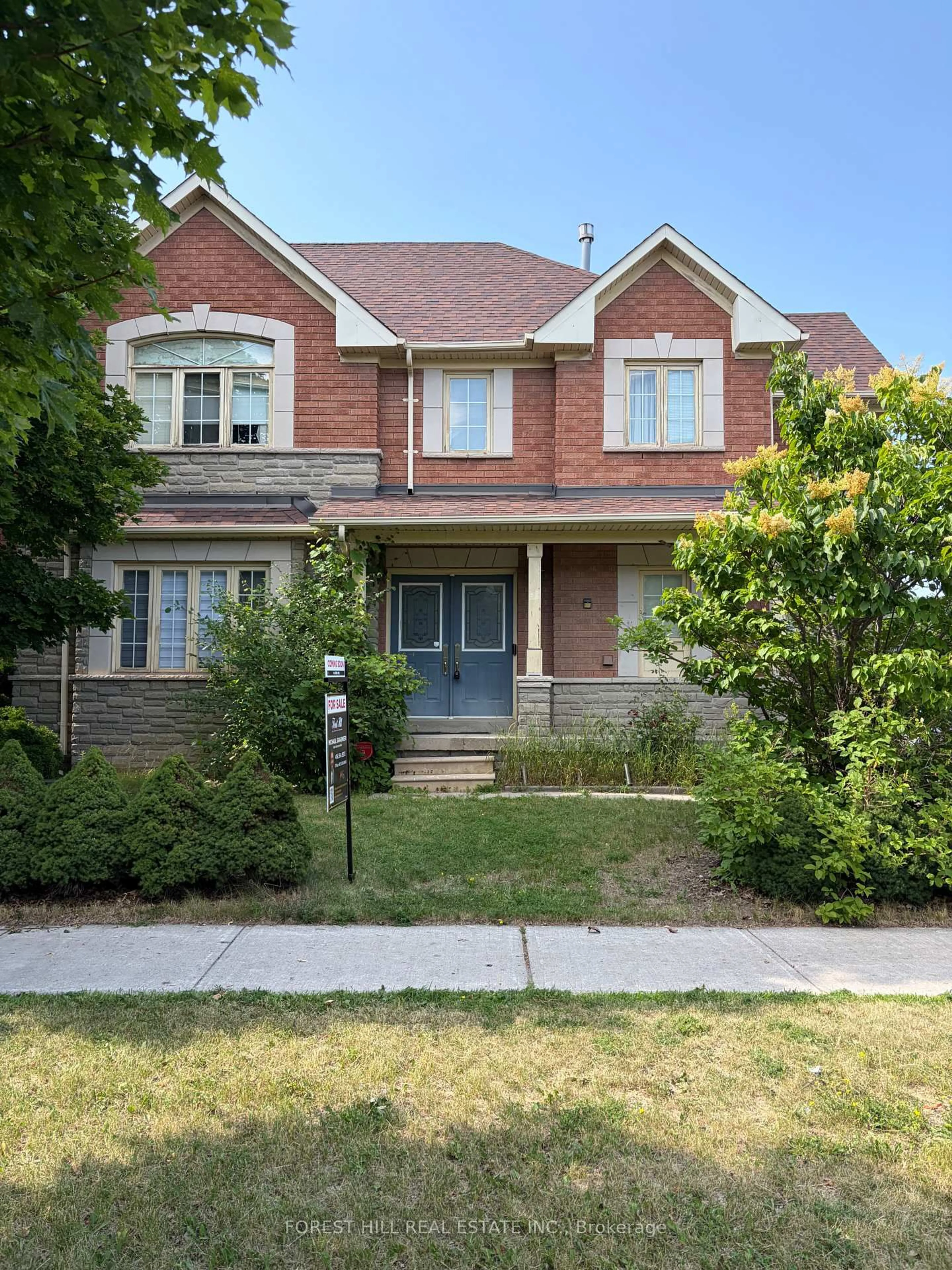 Home with brick exterior material, street for 2 Ludford Dr, Richmond Hill Ontario L4B 4H6