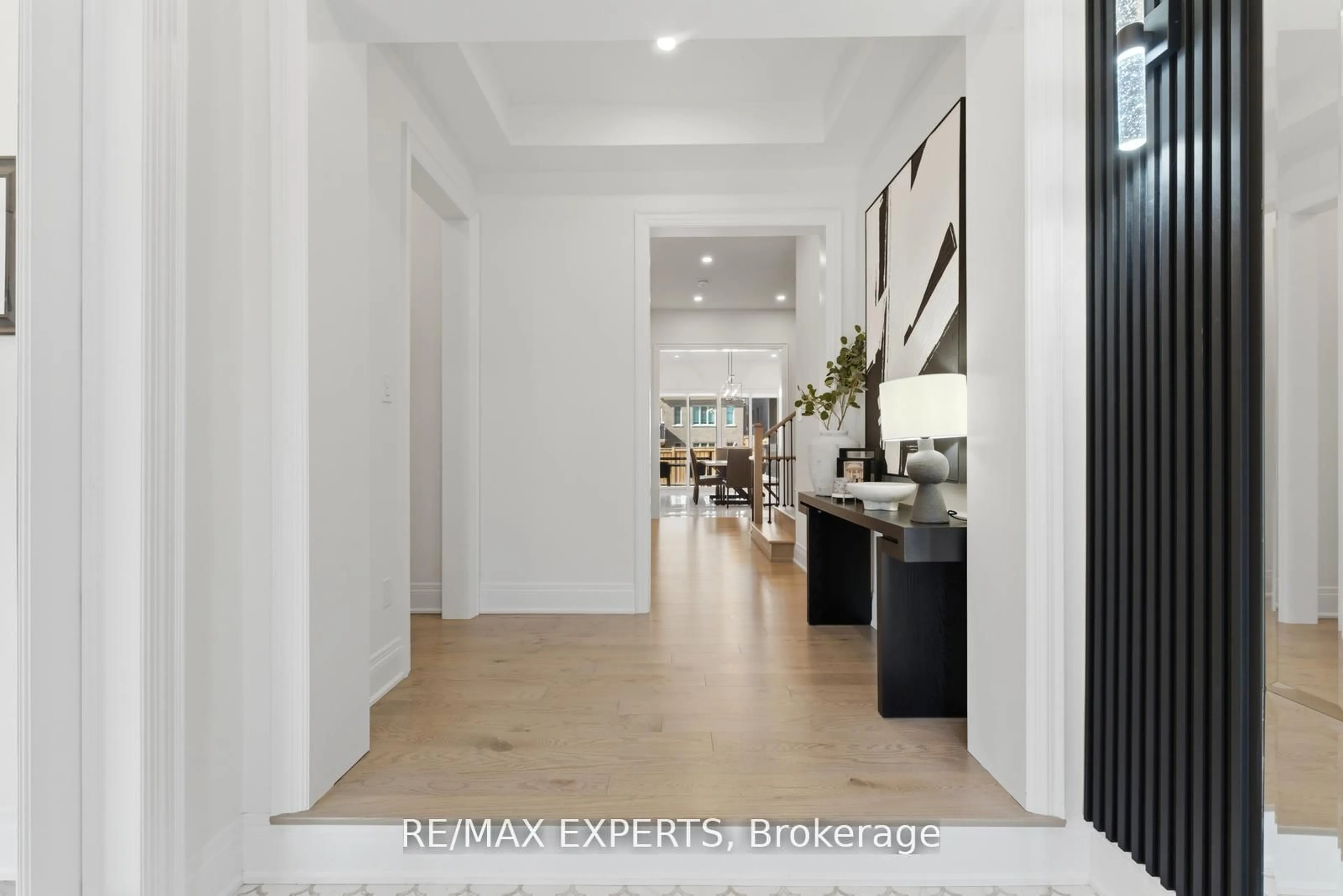 Indoor foyer for 54 Winthrop Cres, Vaughan Ontario L3L 0E5