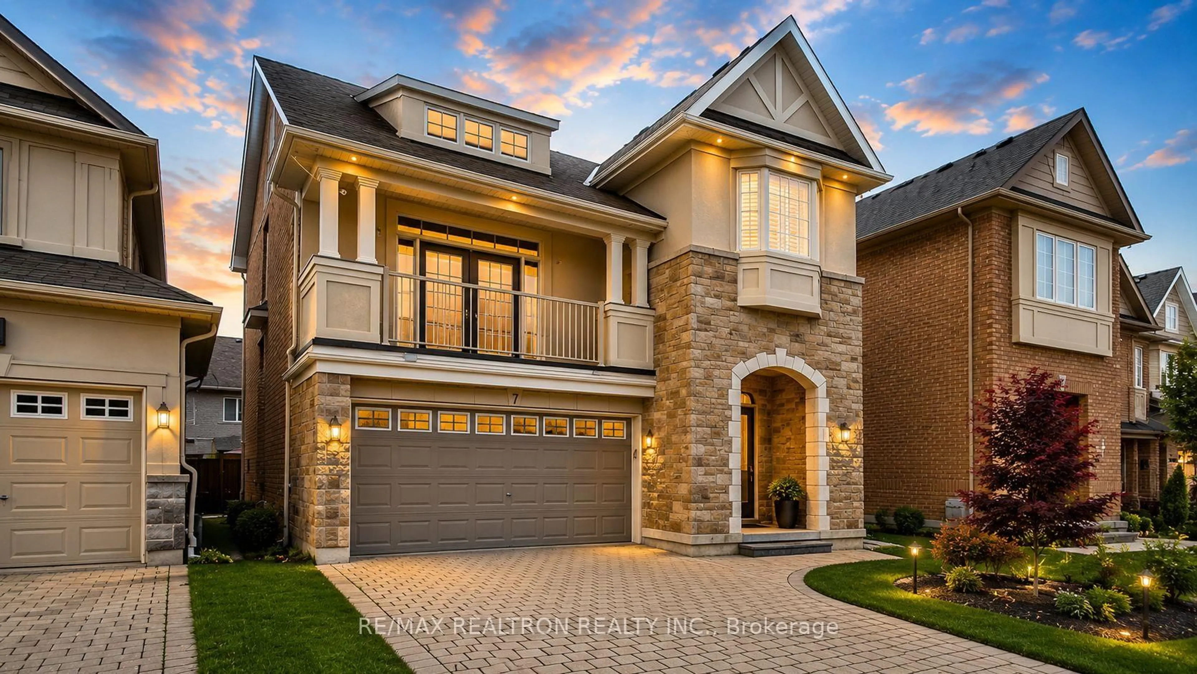 Home with brick exterior material, street for 7 Military Crt, Richmond Hill Ontario L4E 0M3