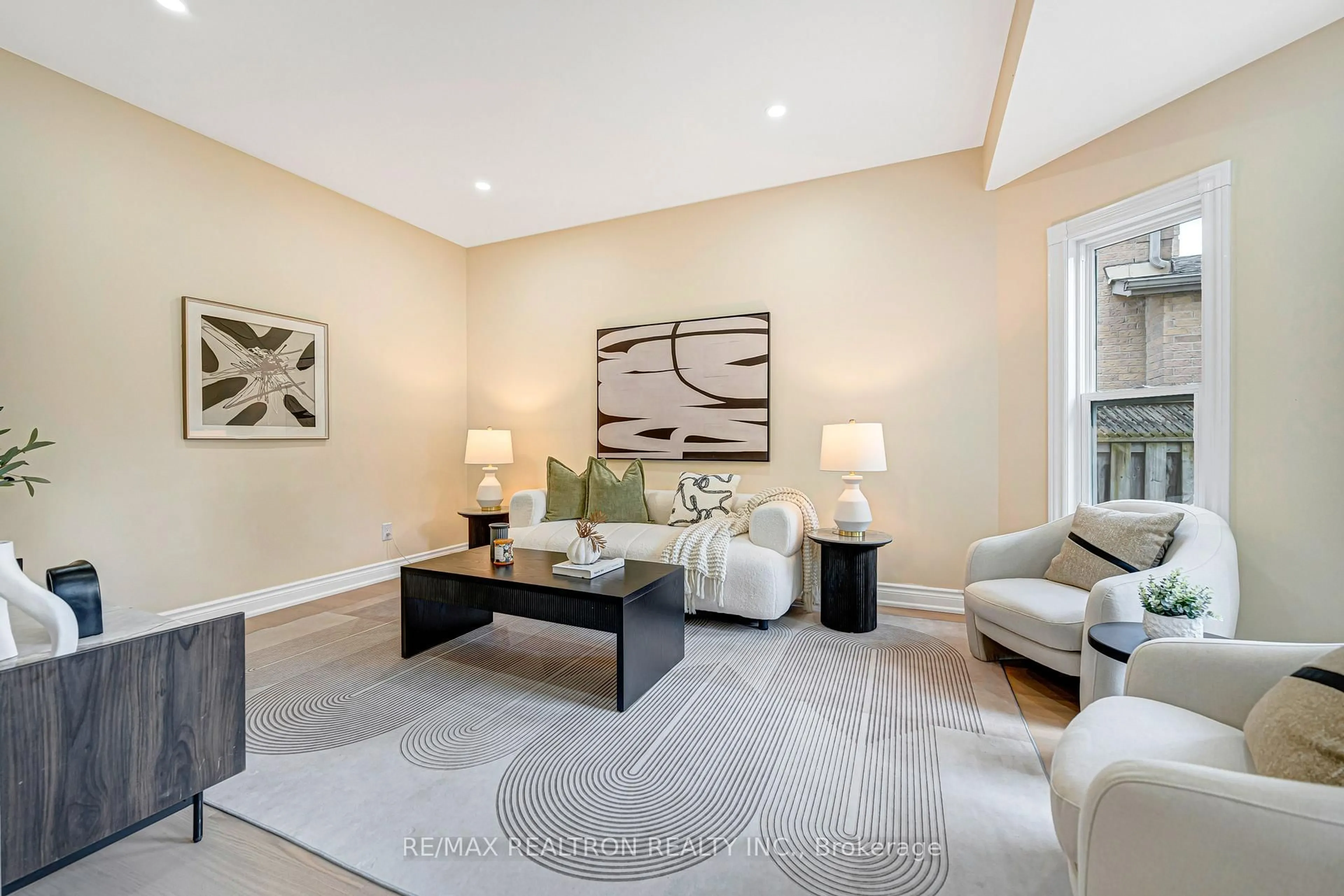 Living room with furniture, ceramic/tile floor for 27 Captain Francis Dr, Markham Ontario L3R 9C8