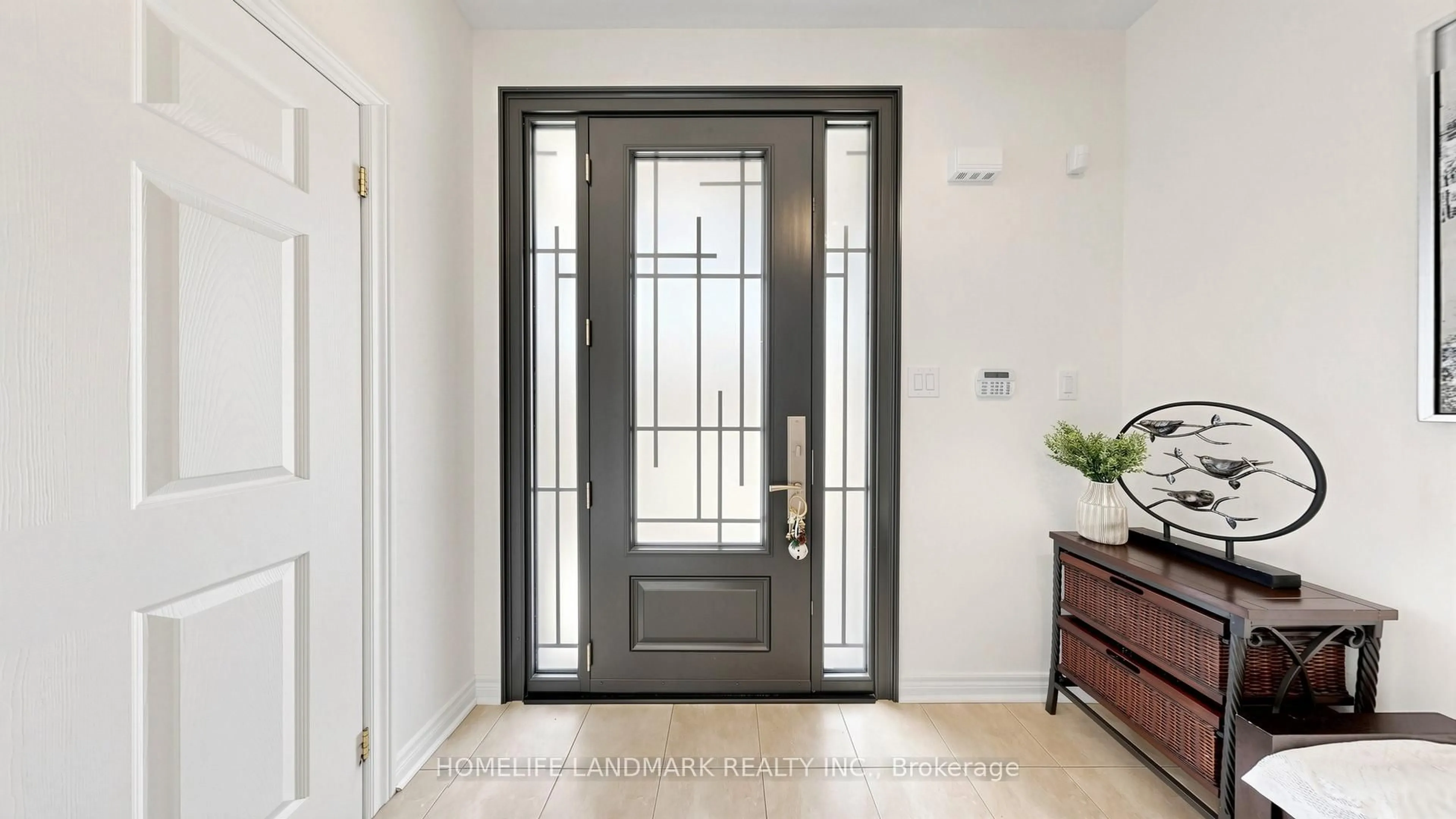 Indoor entryway for 81 Prince Of Wales Dr, Markham Ontario L6C 0E1