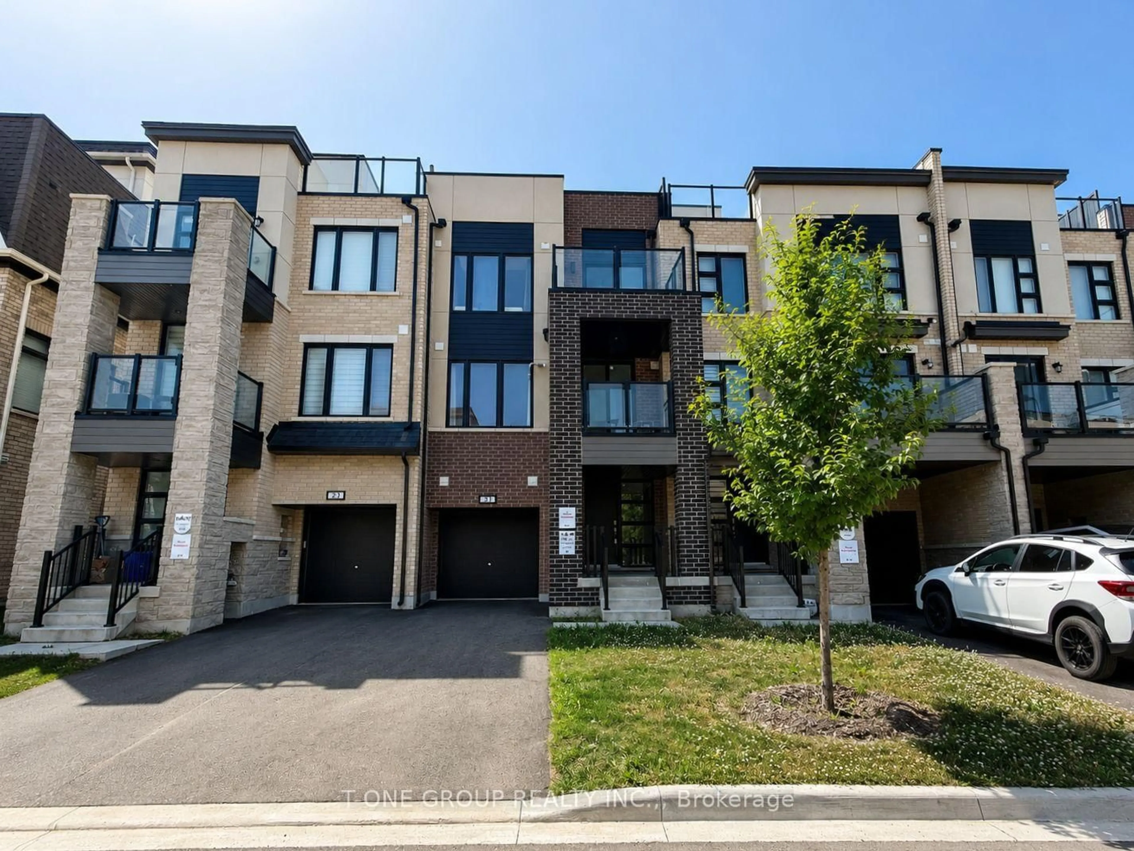 A pic from outside/outdoor area/front of a property/back of a property/a pic from drone, street for 21 Gilbert Wright Ave, Markham Ontario L6B 1H8