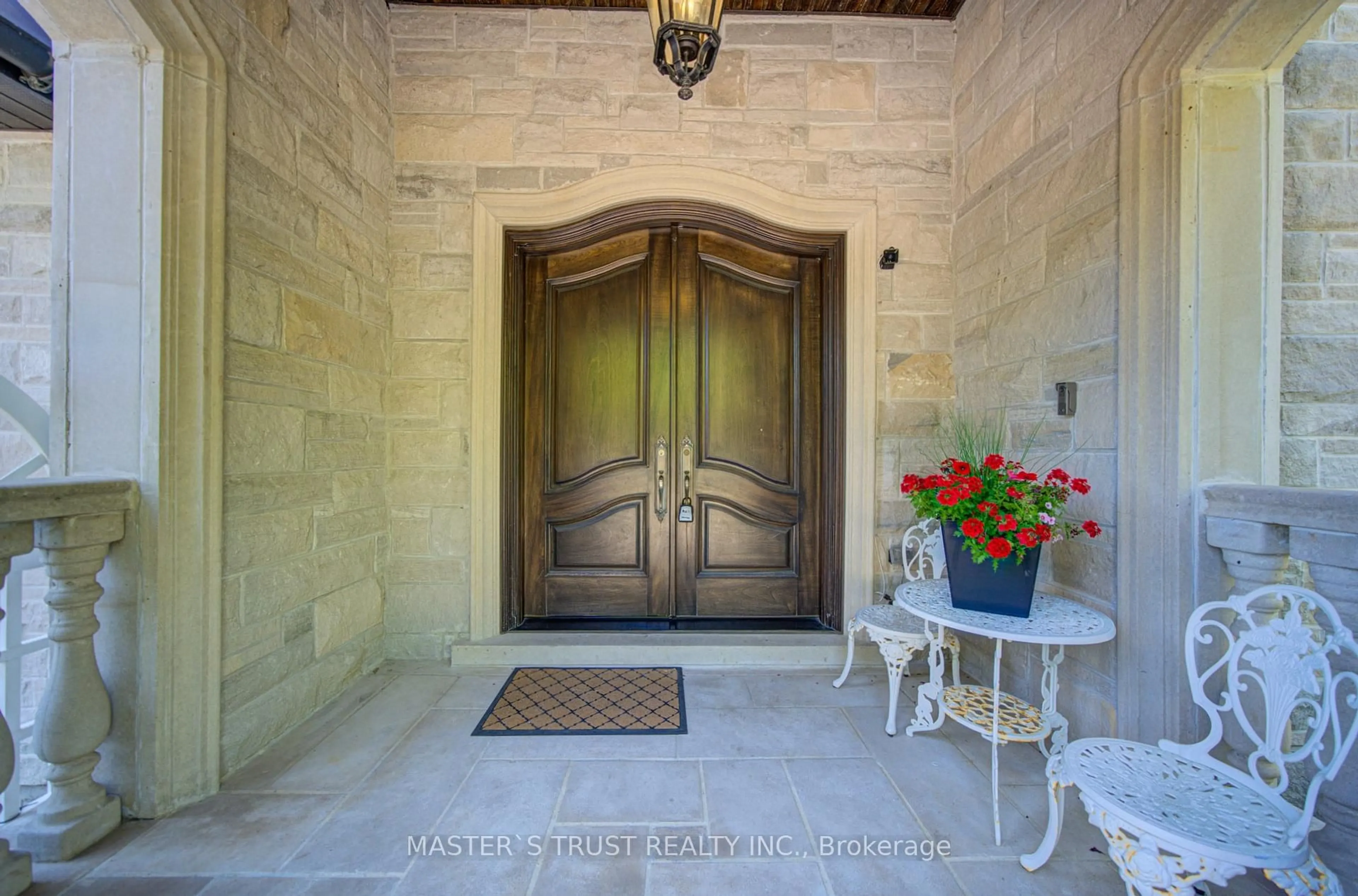 Indoor foyer for 727 Sunset Beach Rd, Richmond Hill Ontario L4E 3G2