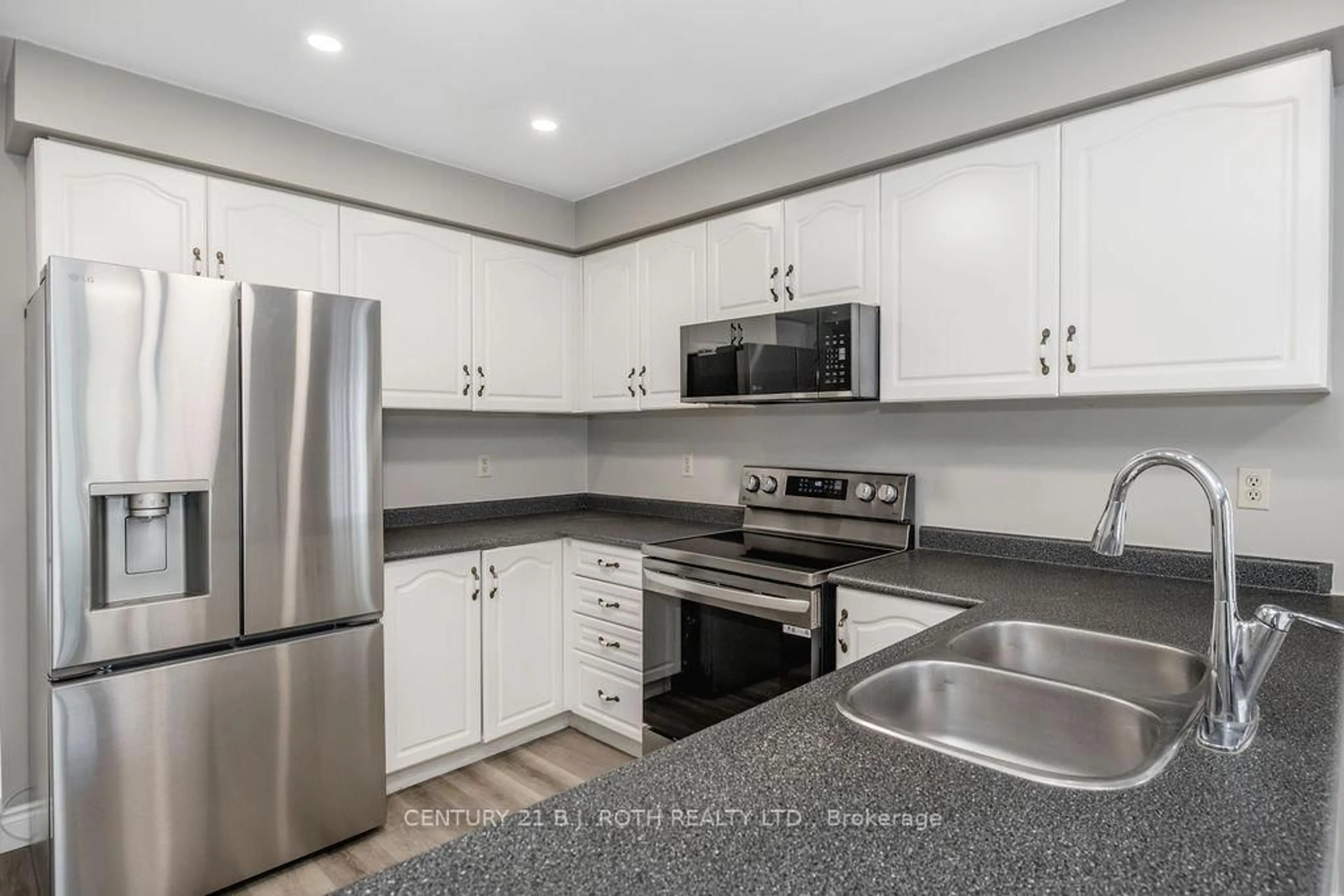 Standard kitchen, unknown for 4 MICHAEL St, Essa Ontario L0M 1B2
