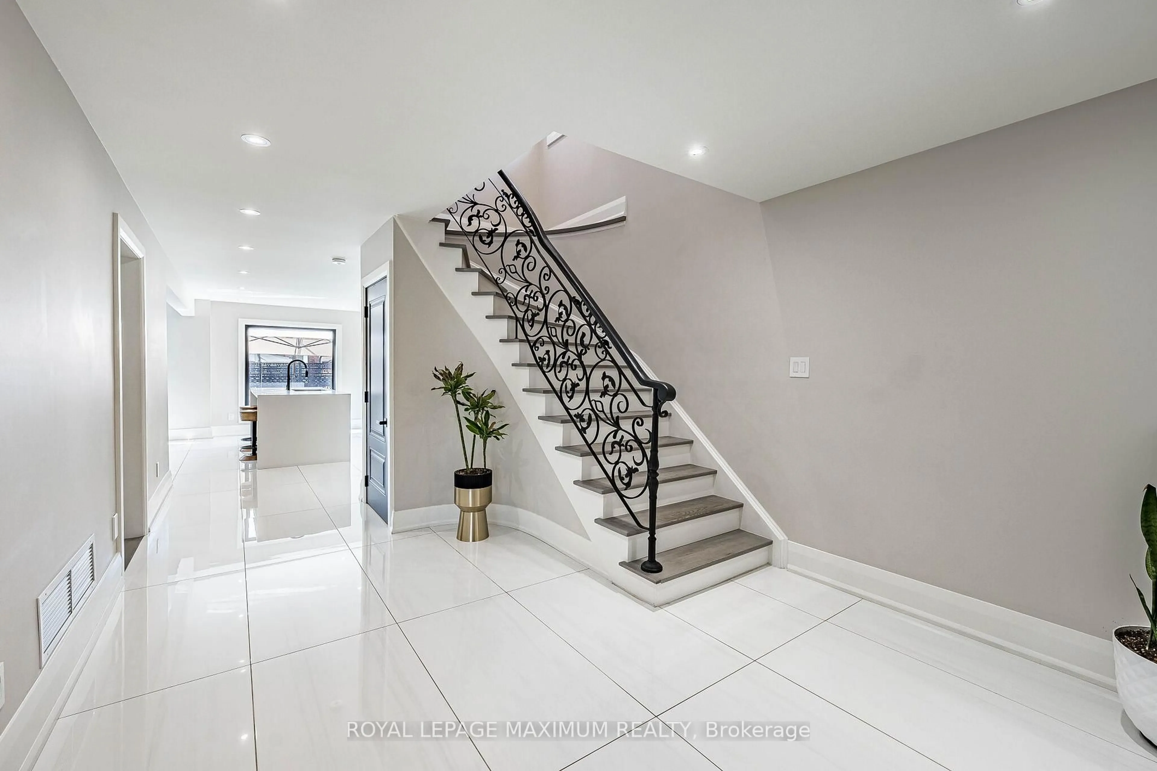 Stairs for 138 Jackman Cres, Vaughan Ontario L4L 6P1