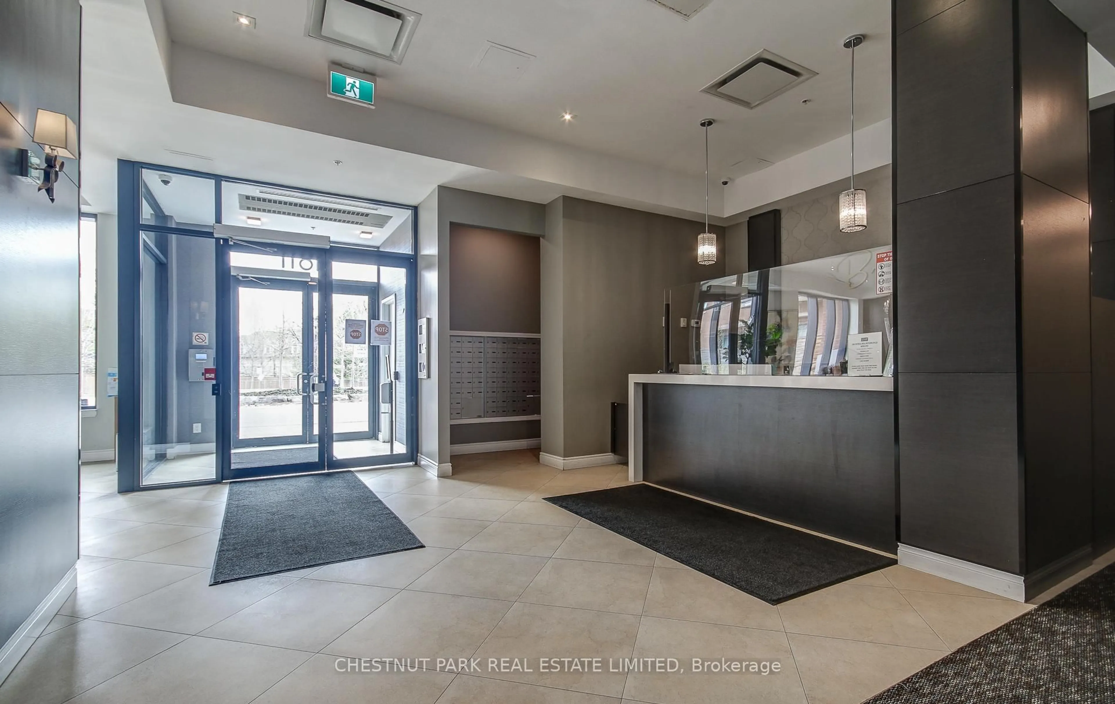 Indoor foyer for 11611 Yonge St #109, Richmond Hill Ontario L4E 1G2