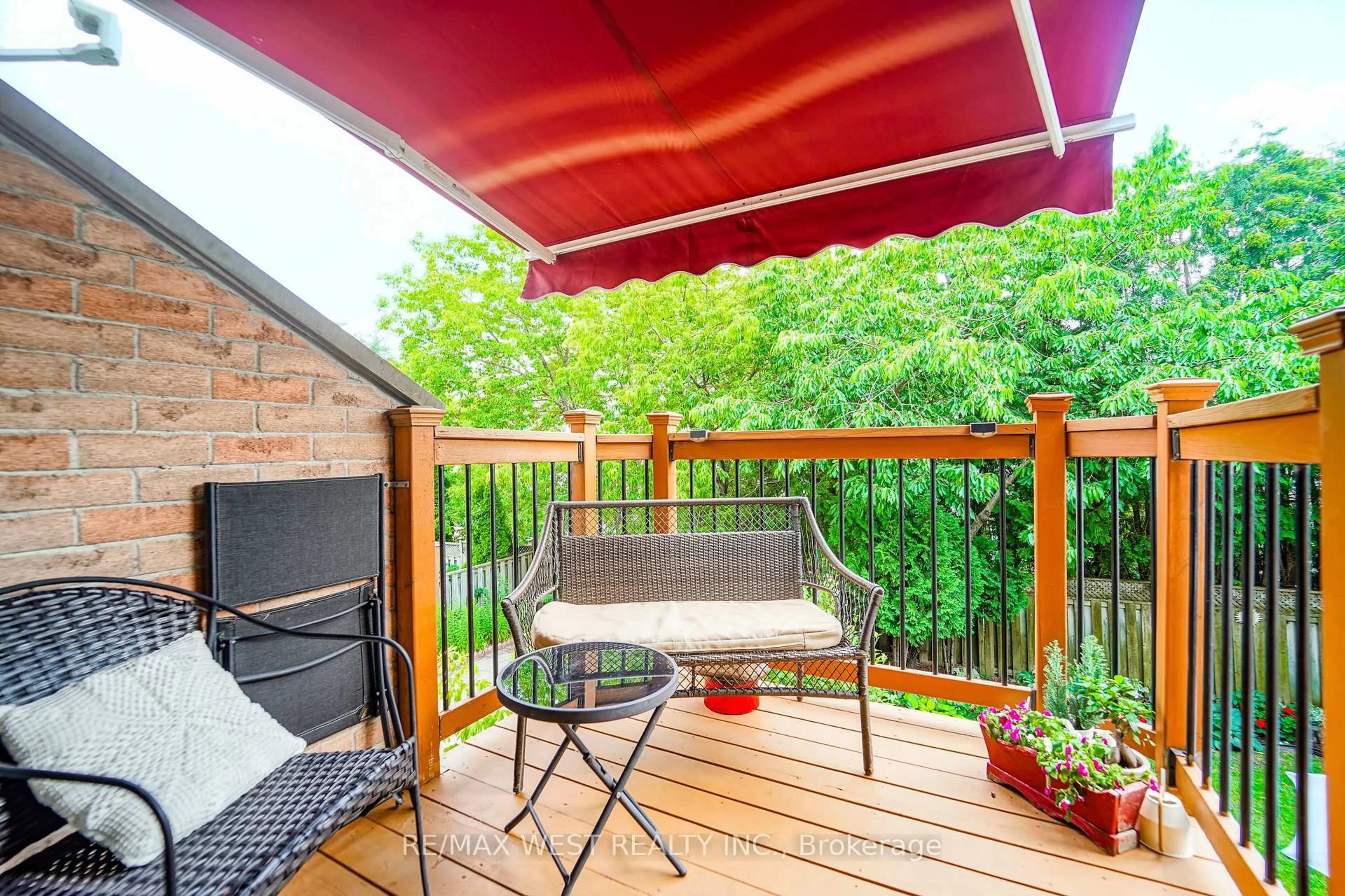 Patio, street for 95 James Scott Rd, Markham Ontario L3P 7X7