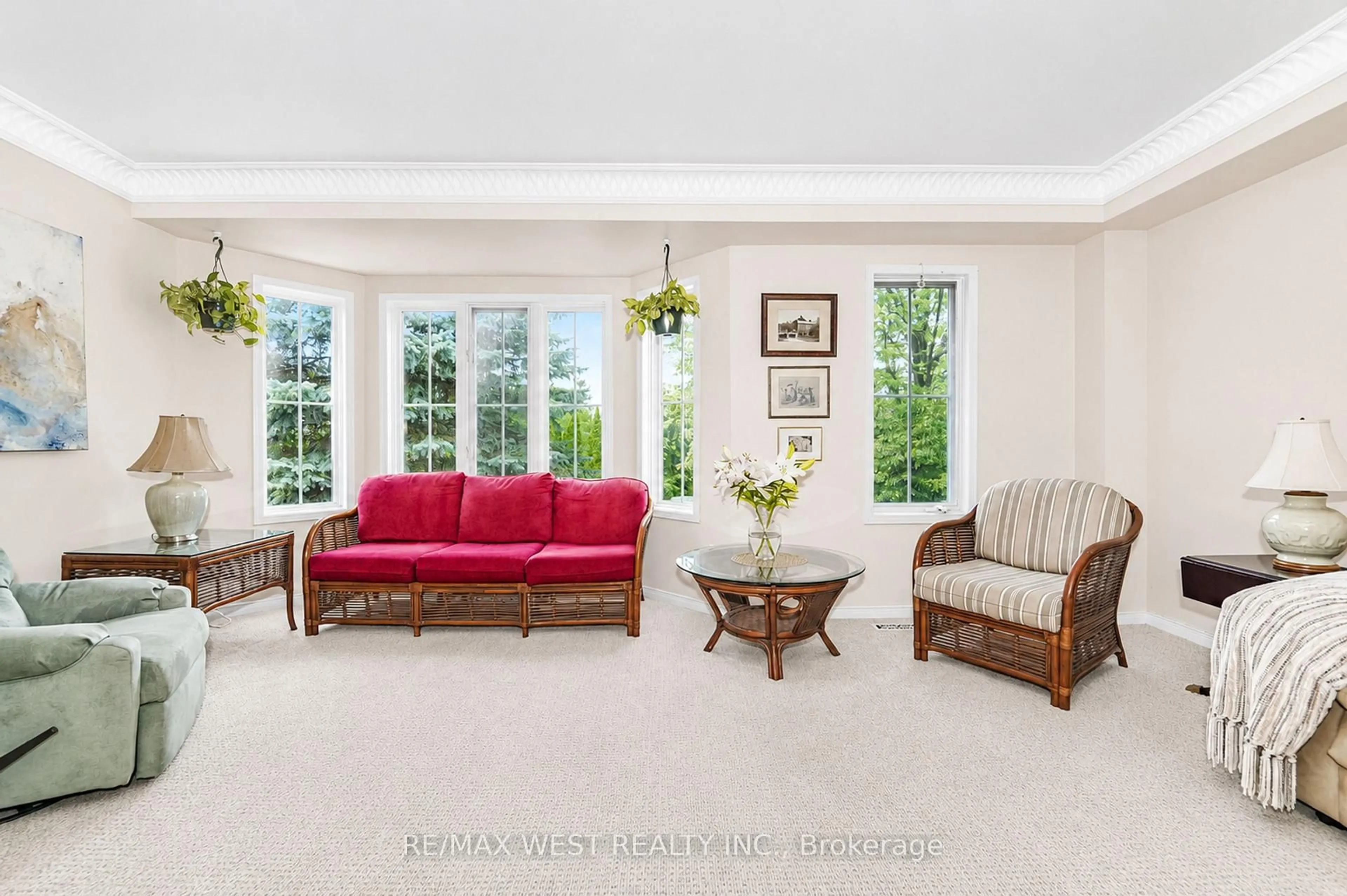 Living room with furniture, unknown for 95 James Scott Rd, Markham Ontario L3P 7X7