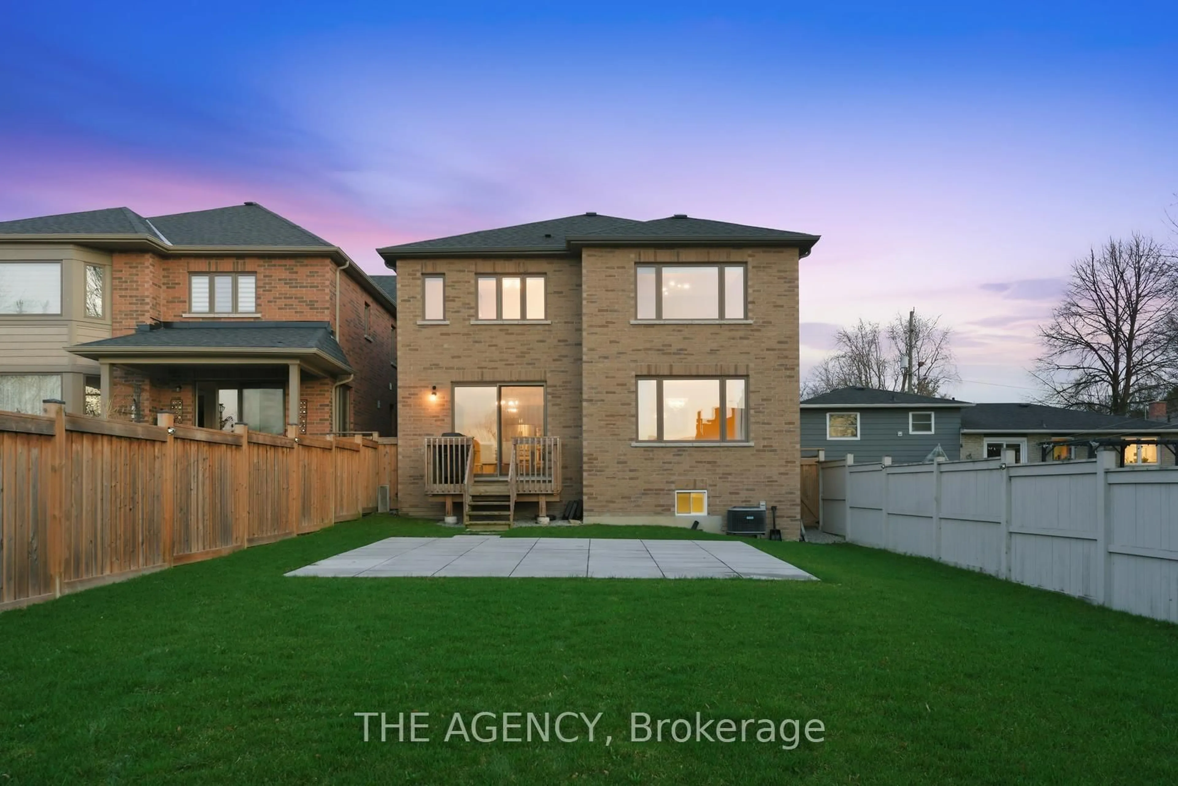 A pic from outside/outdoor area/front of a property/back of a property/a pic from drone, building for 10 Maple Ave, New Tecumseth Ontario L0G 1A0