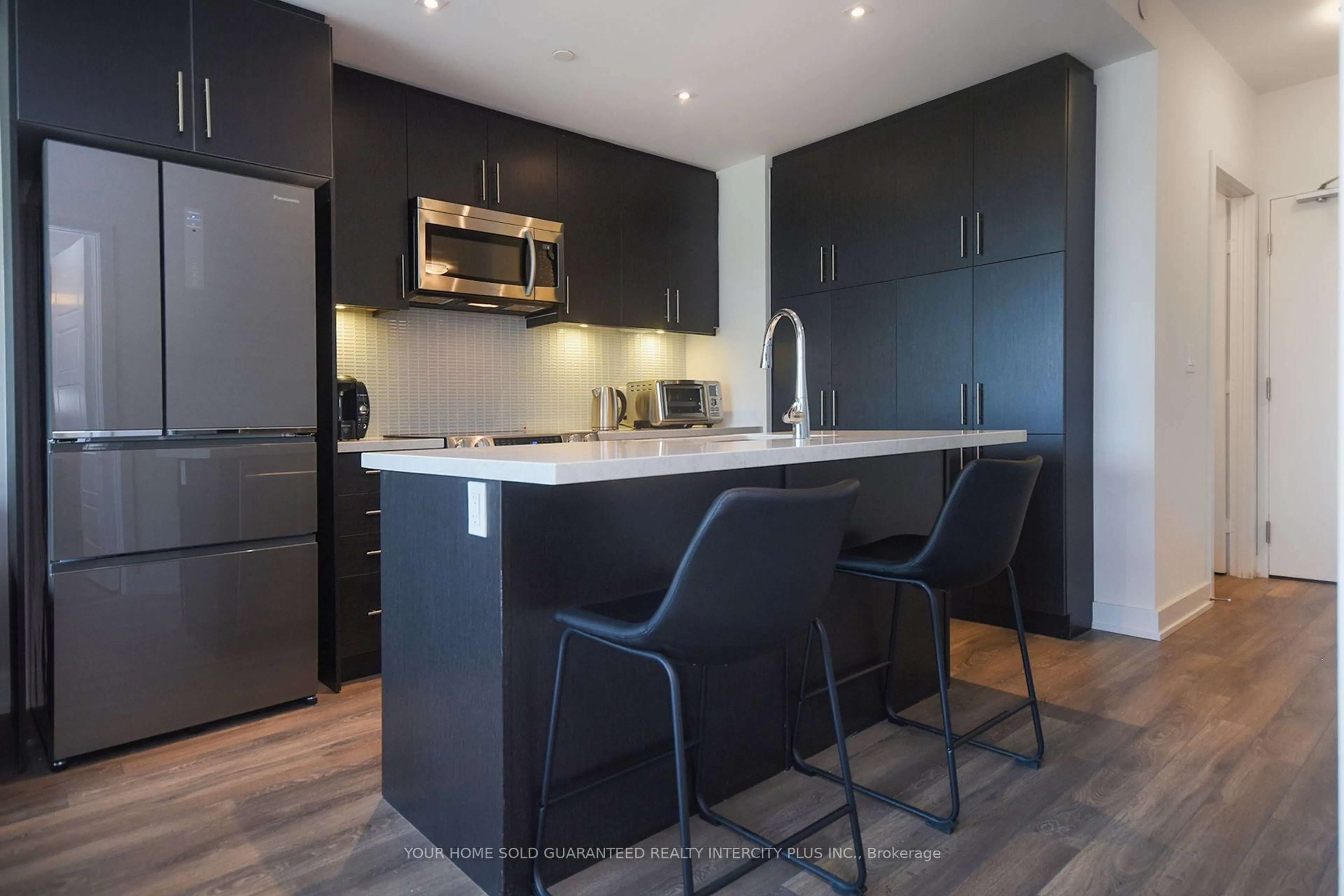 Contemporary kitchen, unknown for 375 Sea Ray Ave #309, Innisfil Ontario L9S 0N9