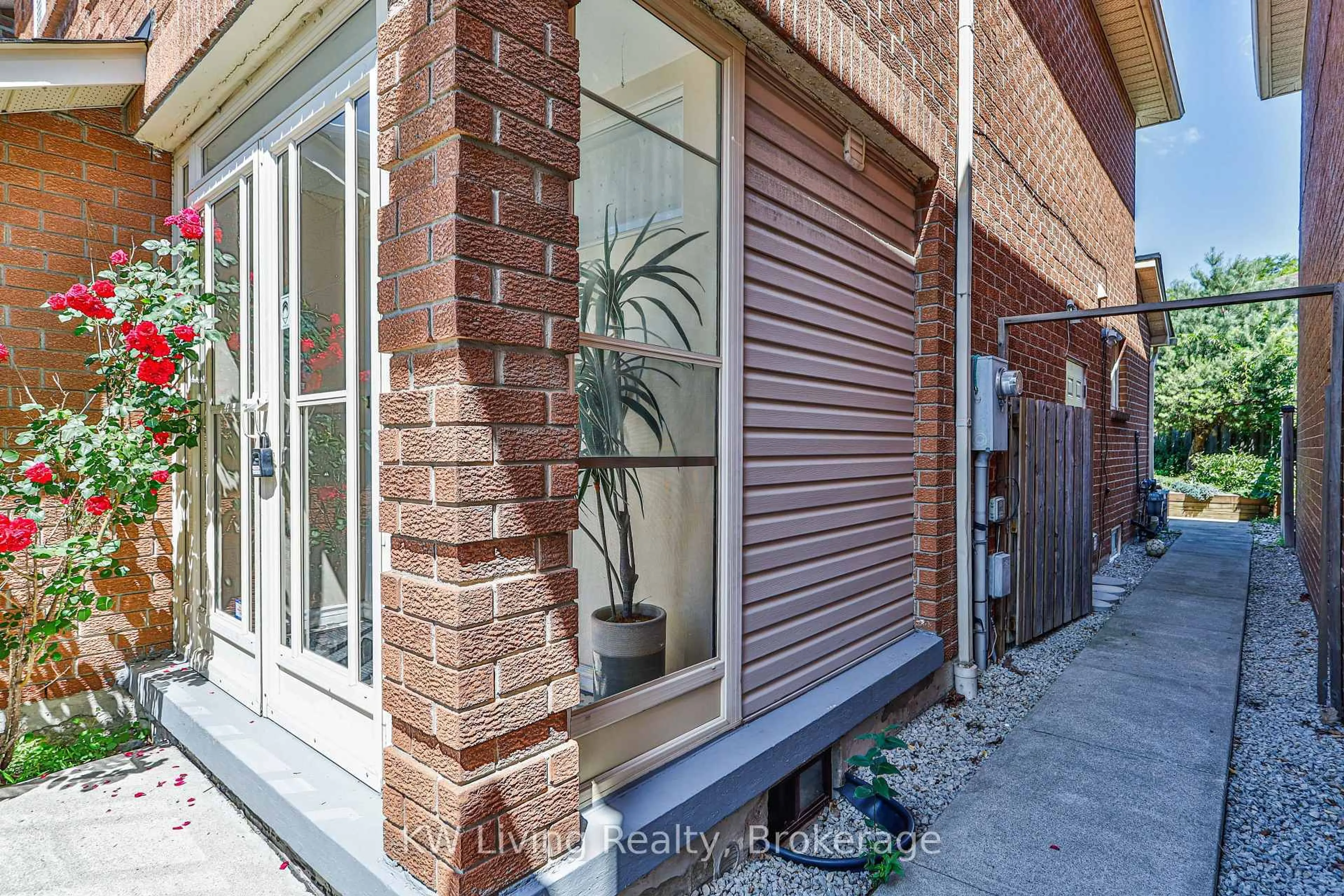 Home with brick exterior material, street for 28 Jaimie Rd, Vaughan Ontario L4J 5Z9