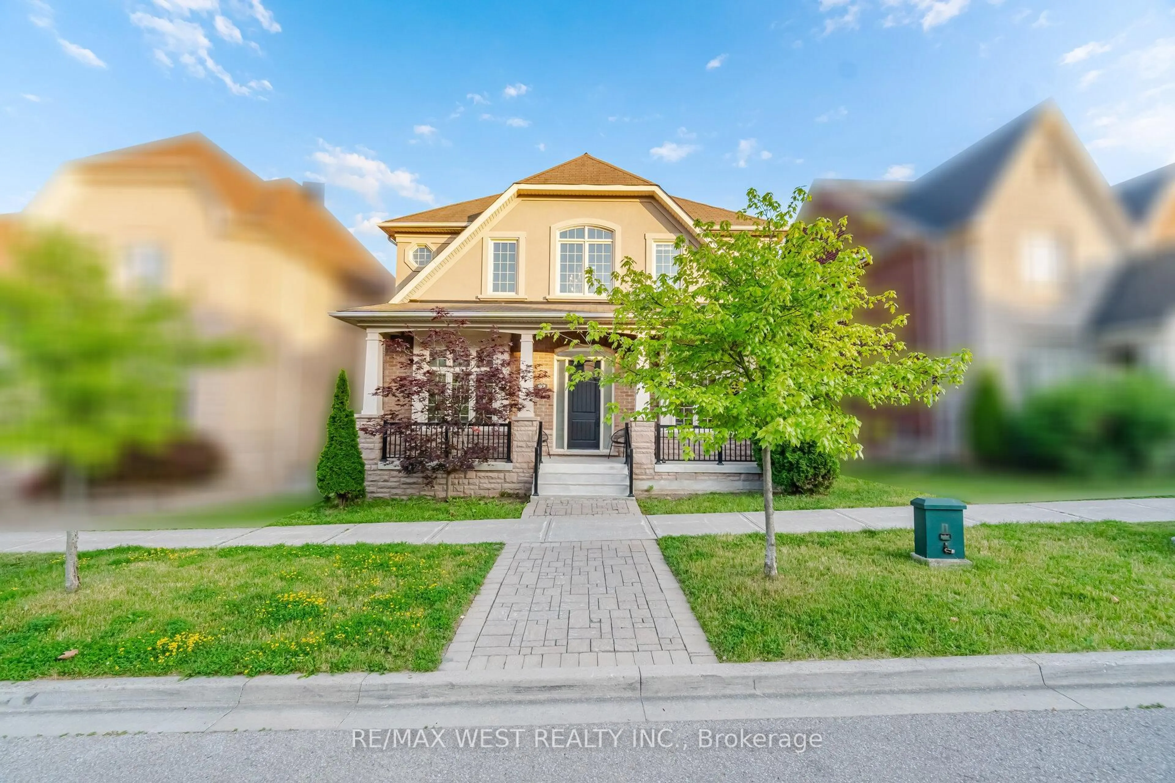 Home with brick exterior material, street for 92 Glengordon Cres, Markham Ontario L6C 0K1