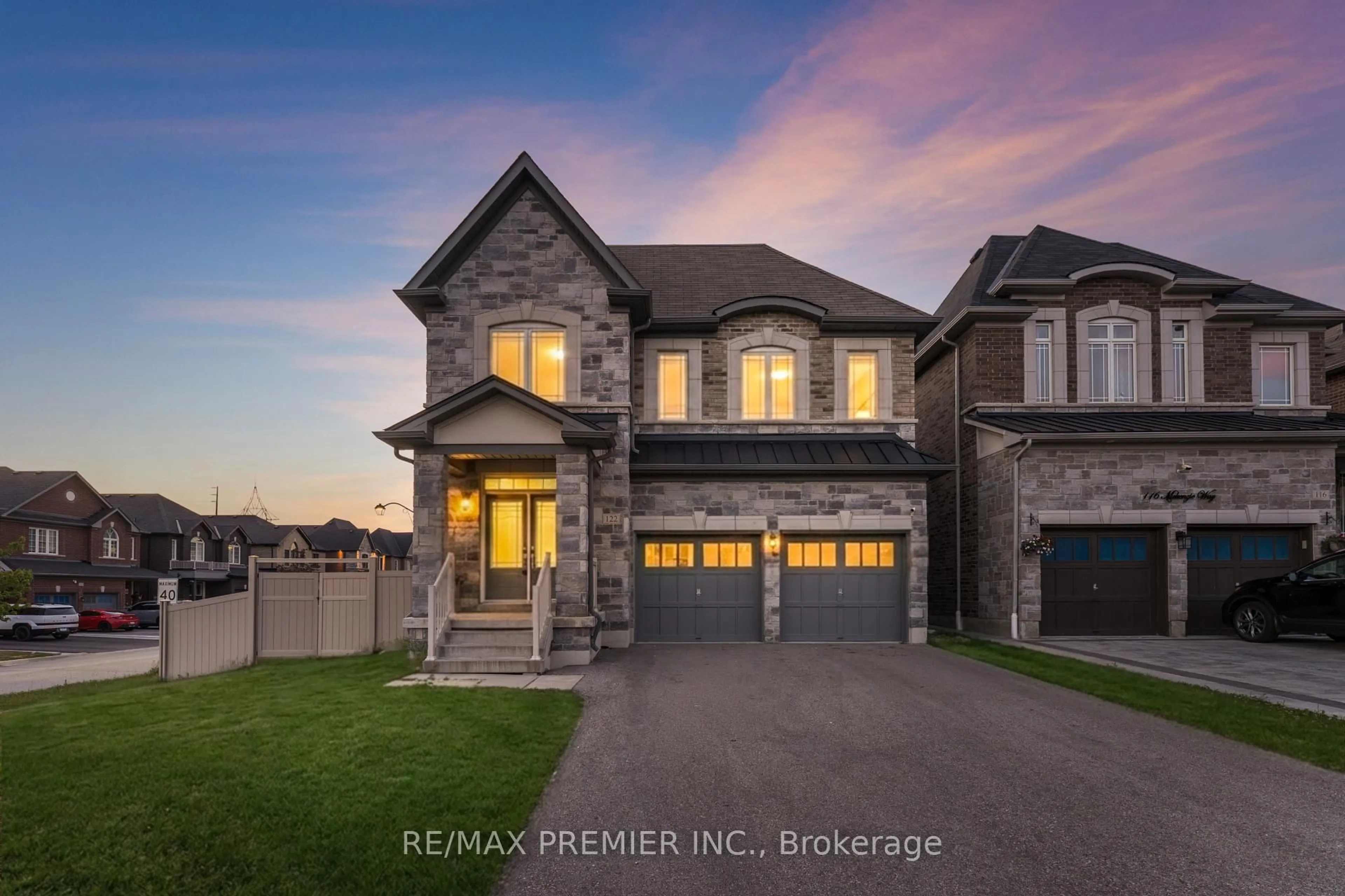 Home with brick exterior material, street for 122 Mckenzie Way, Bradford West Gwillimbury Ontario L3Z 4J4