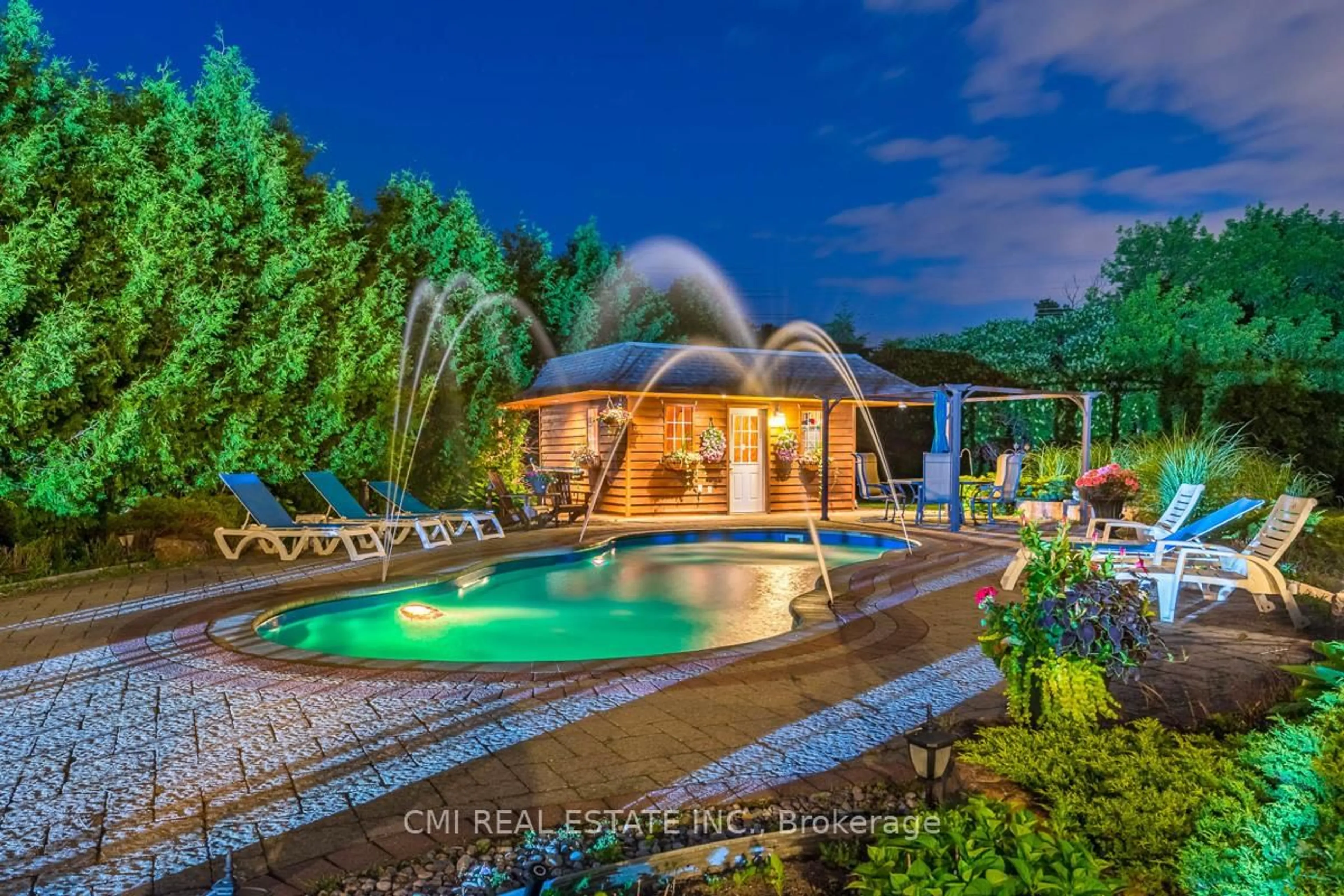 Pool for 776 Woodland Acres Cres, Vaughan Ontario L6A 1G2