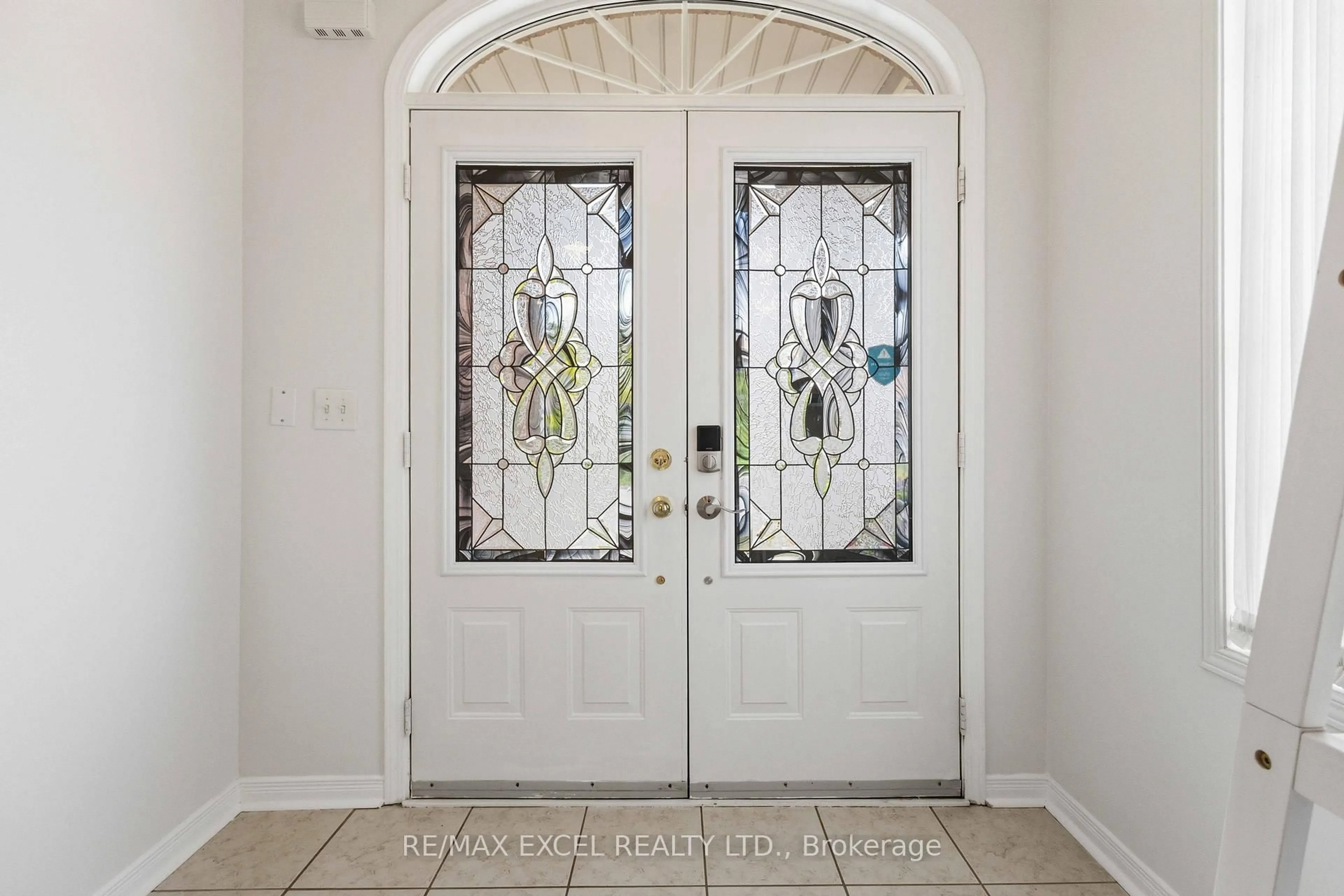 Indoor entryway for 174 Roy Rainey Ave, Markham Ontario L6E 1G6