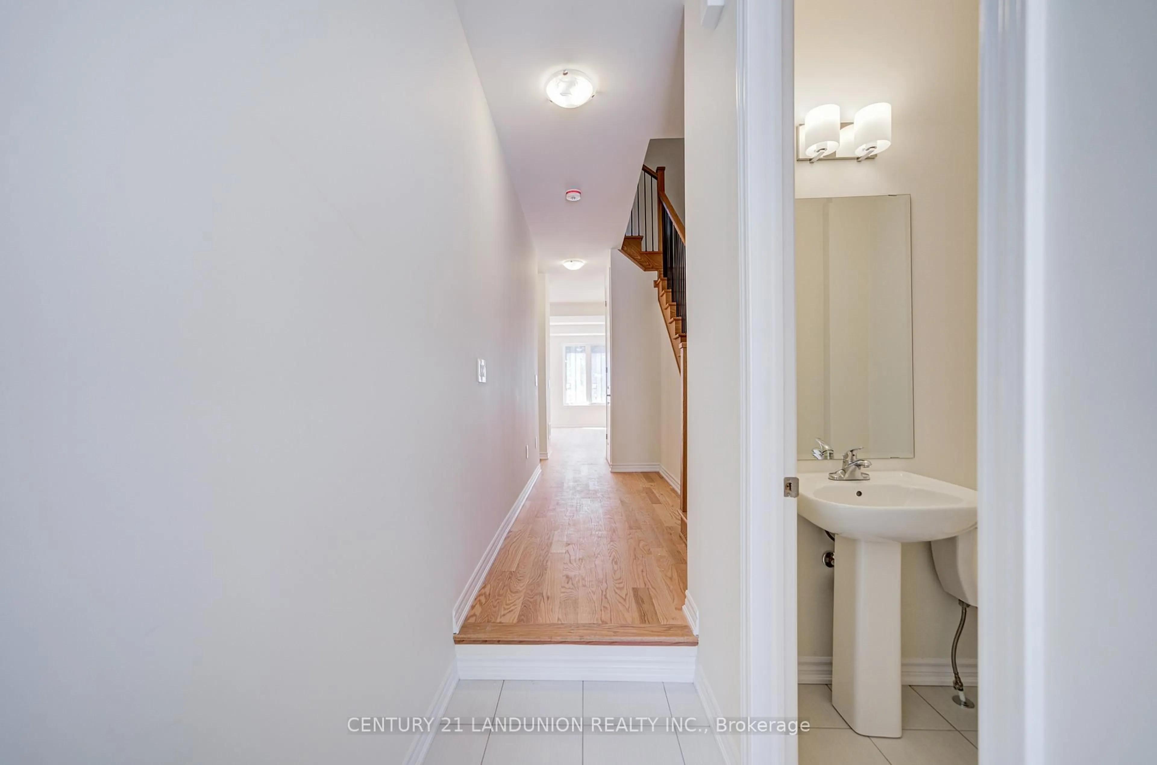 Indoor entryway for 66 Main St #Lot 23, King Ontario L0G 1T0