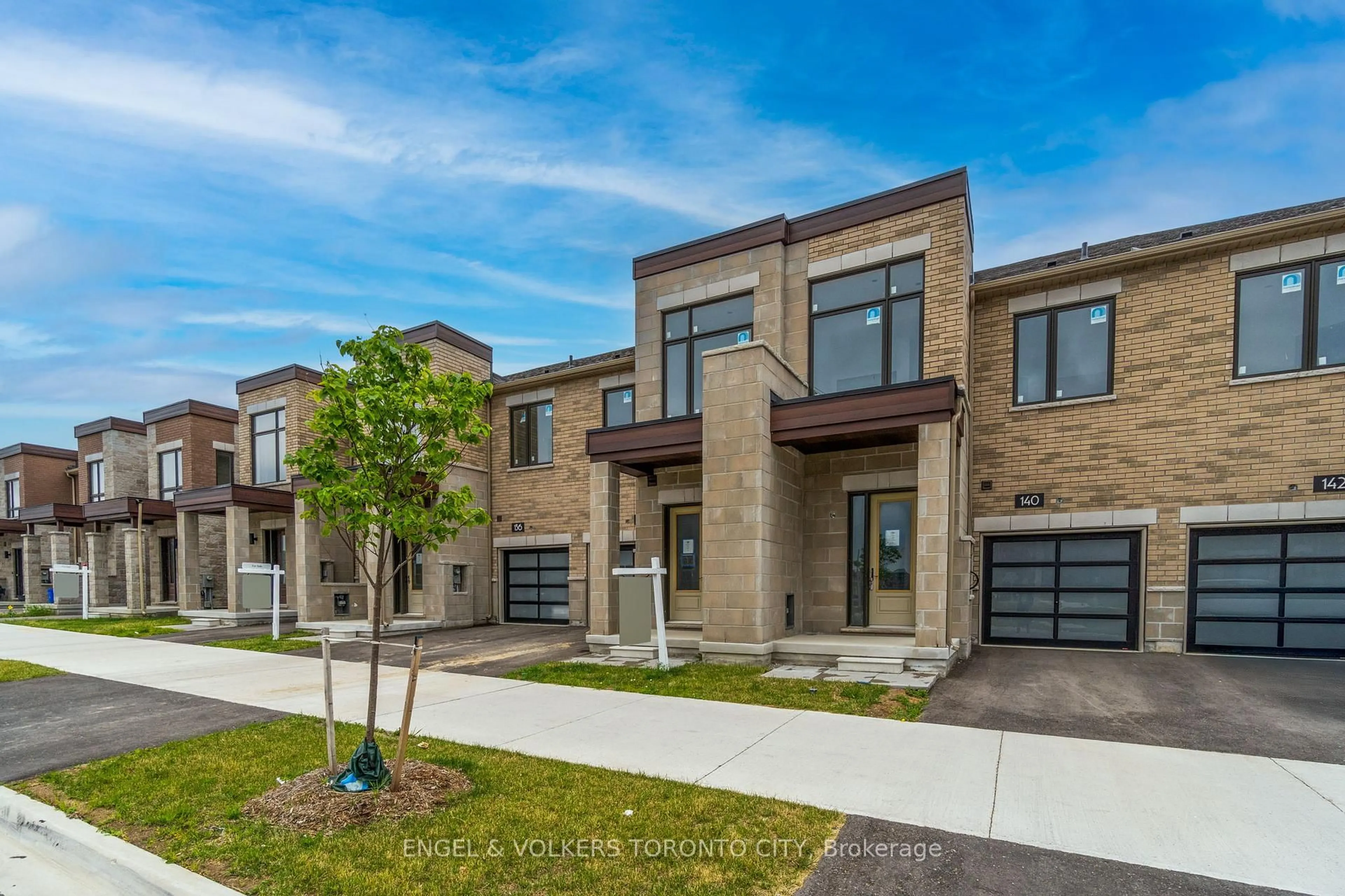 Home with brick exterior material, street for 138 Mumbai Dr, Markham Ontario L3S 0G5