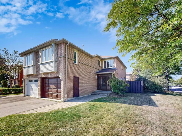 558 Willowick Dr, Newmarket 3