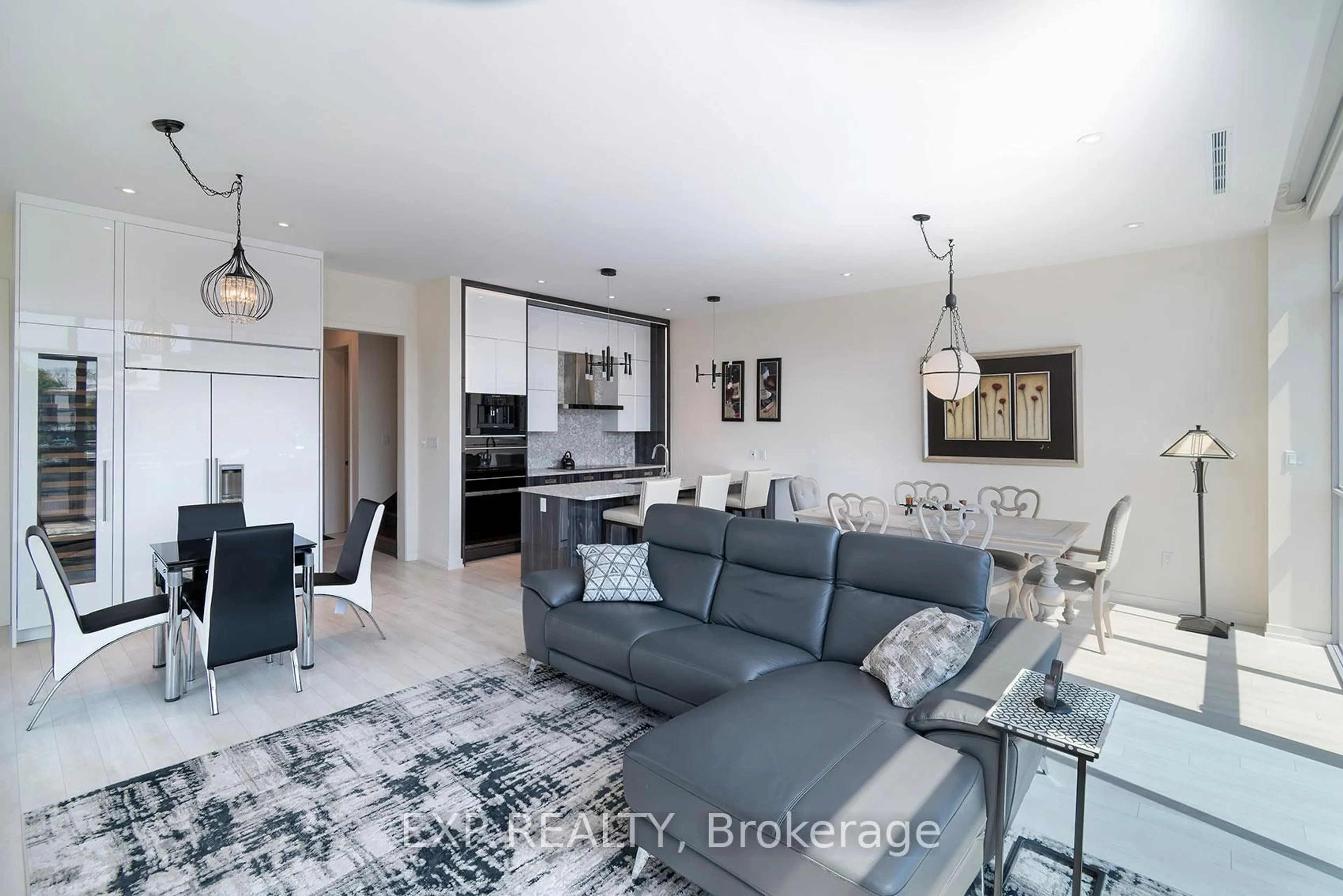 Living room with furniture, unknown for 3692 Ferretti Crt, Innisfil Ontario L9S 0N6