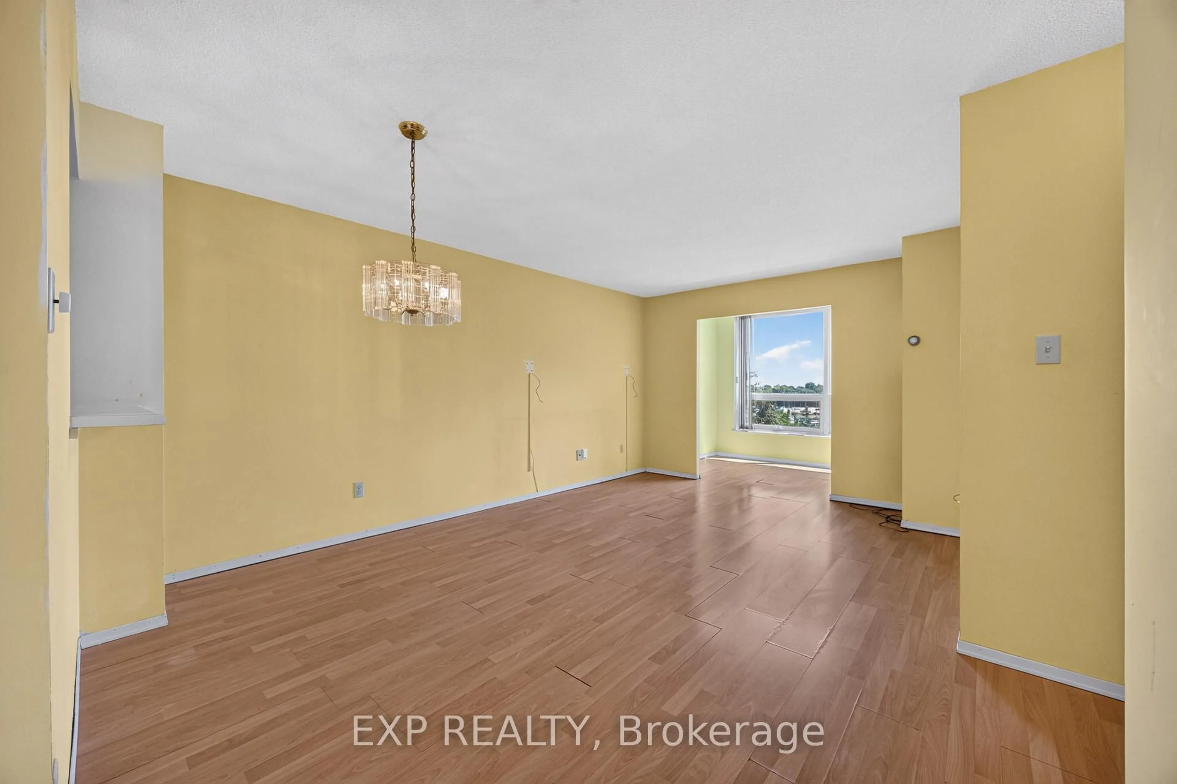 A pic of a room for 326 Major Mackenzie Dr #716, Richmond Hill Ontario L4C 8T4