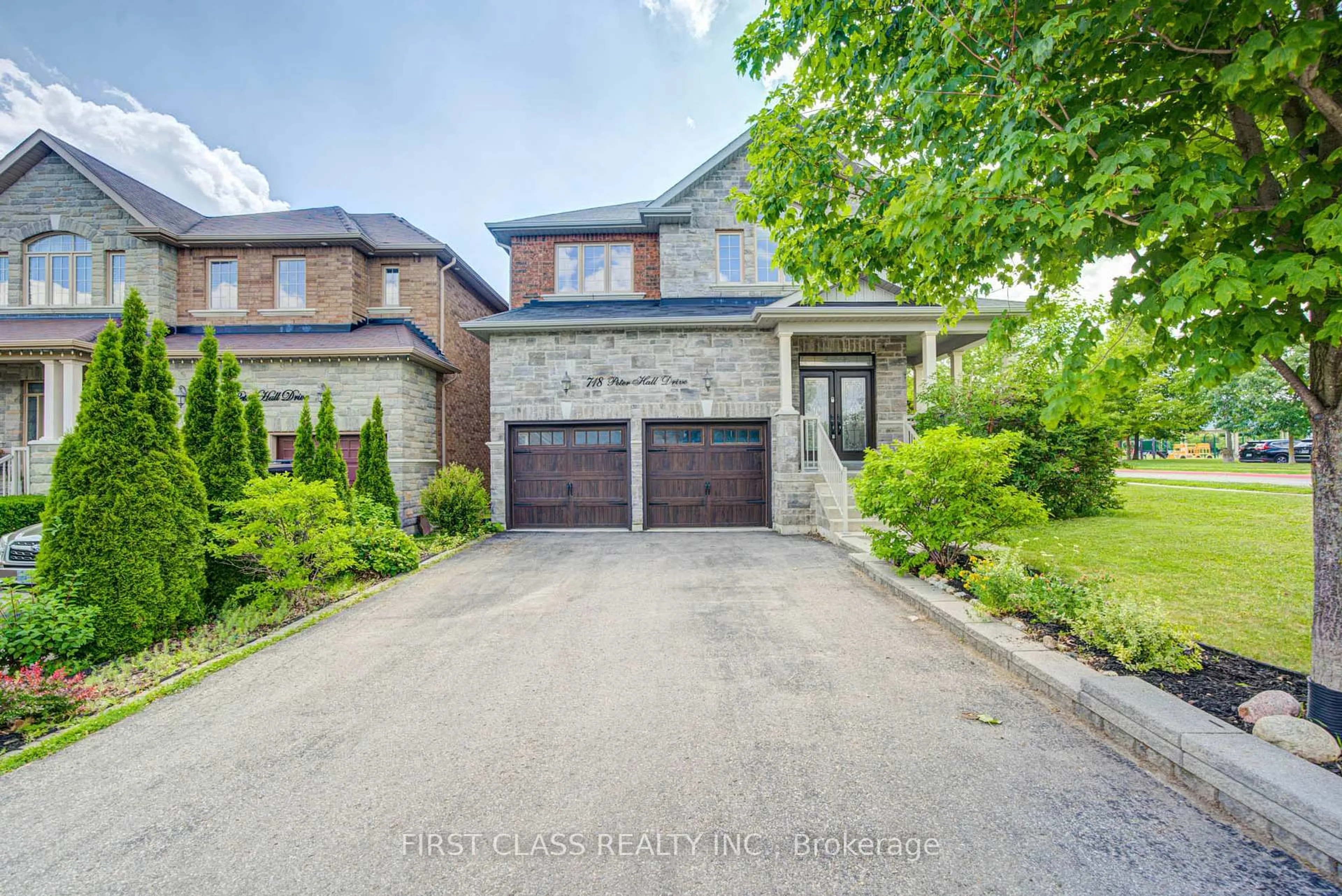 Home with brick exterior material, street for 718 Peter Hall Dr, Newmarket Ontario L3X 2T1