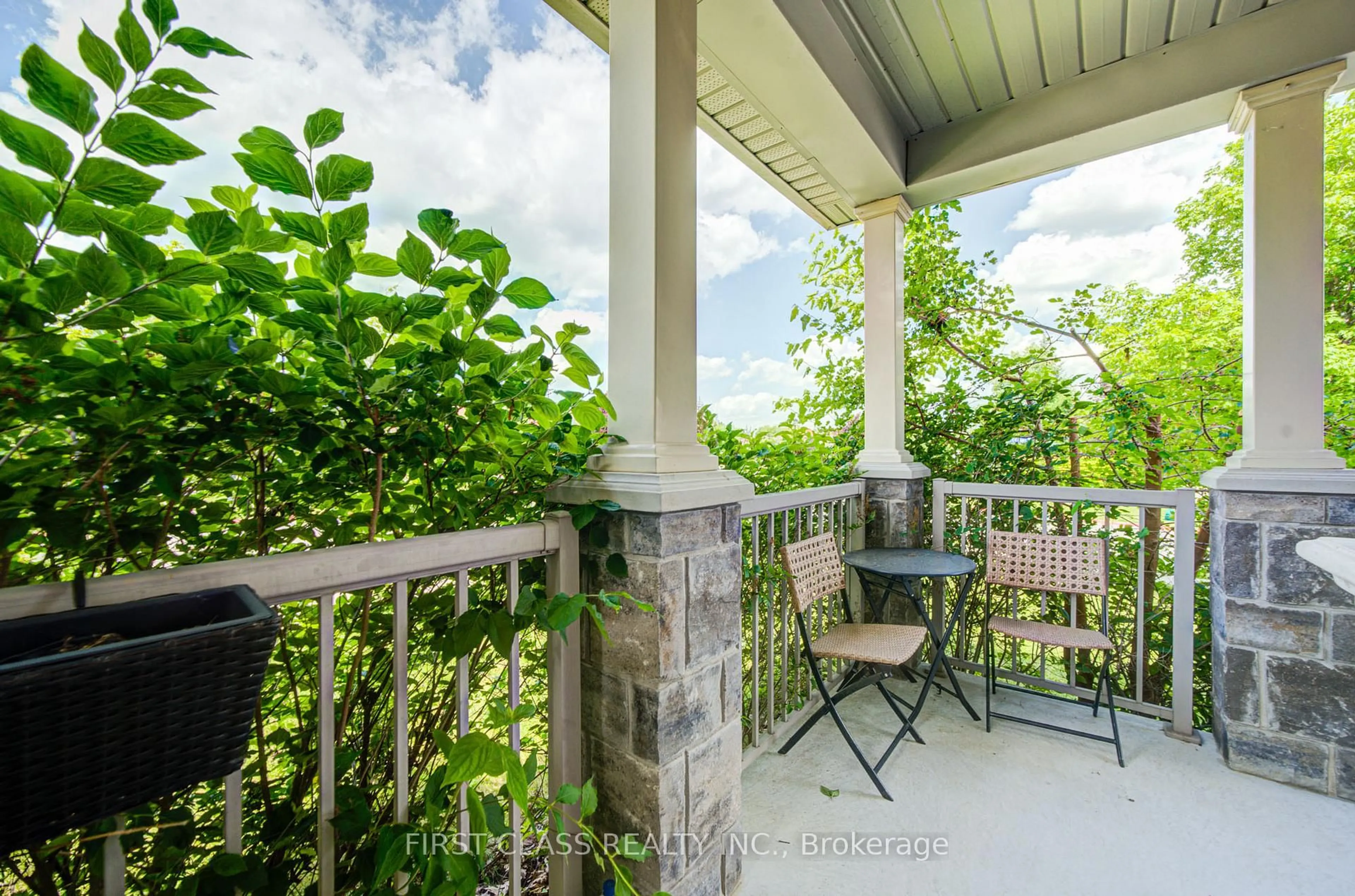 Patio, unknown for 718 Peter Hall Dr, Newmarket Ontario L3X 2T1