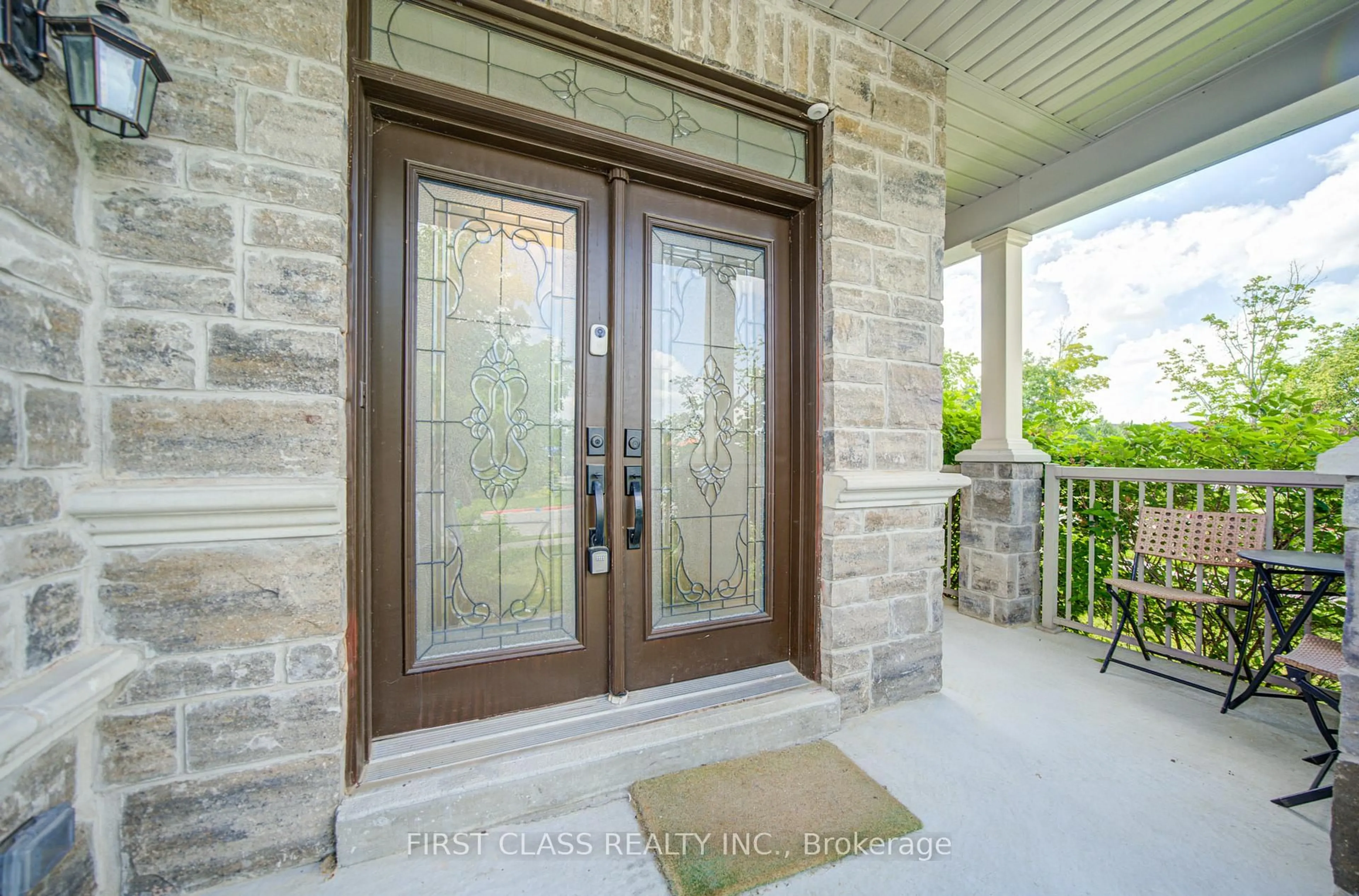 Indoor entryway for 718 Peter Hall Dr, Newmarket Ontario L3X 2T1