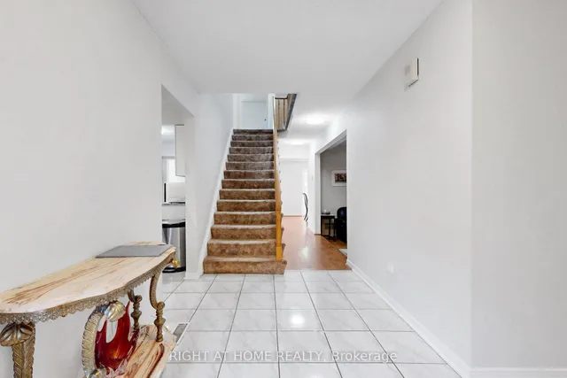 103 Heatherton Way, Vaughan 5