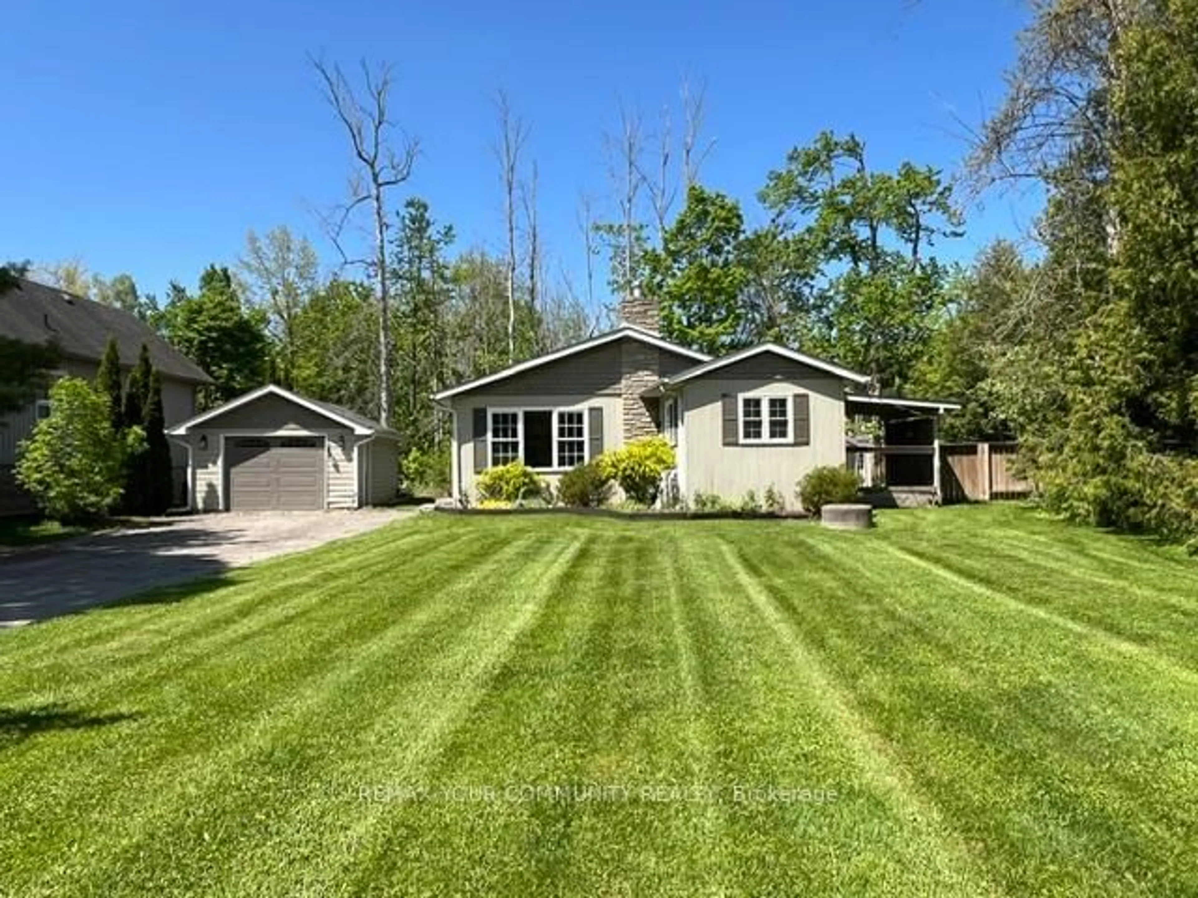Home with vinyl exterior material, unknown for 3816 30th Sdrd, Innisfil Ontario L9S 2Y4