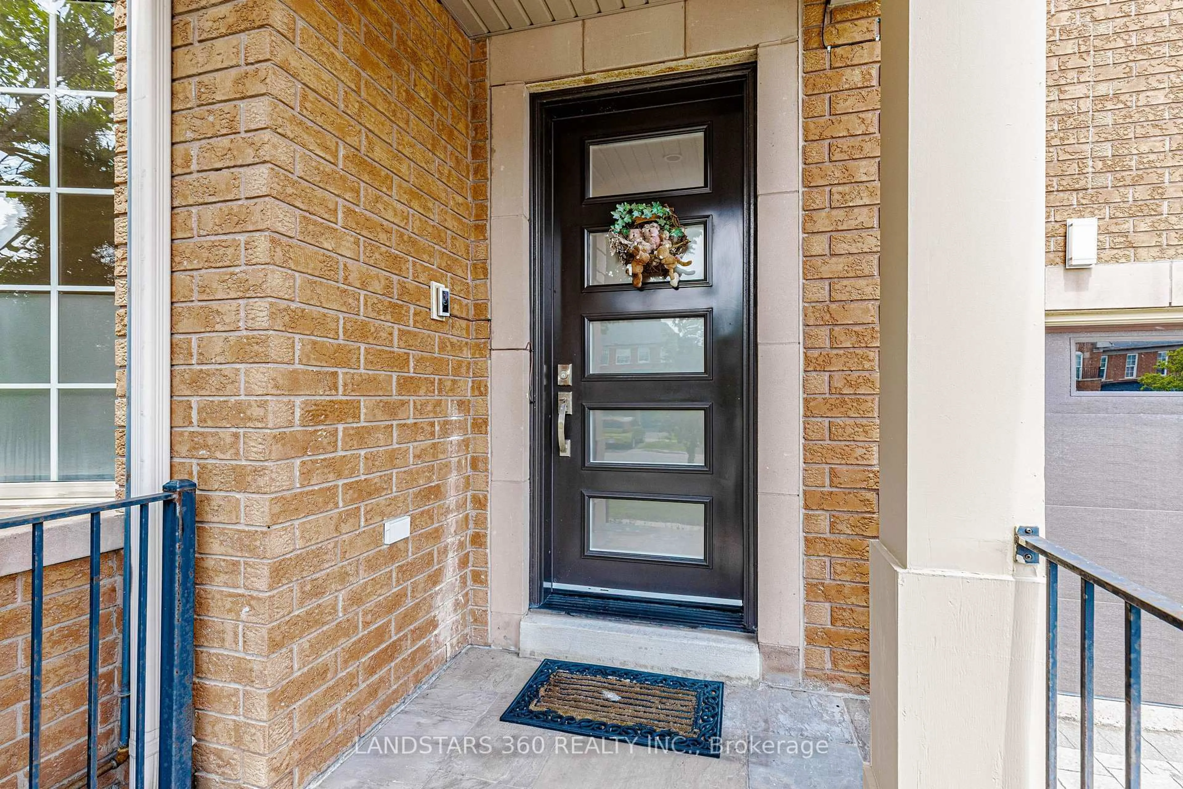 Indoor entryway for 314 Tower Hill Rd, Richmond Hill Ontario L4E 0A6