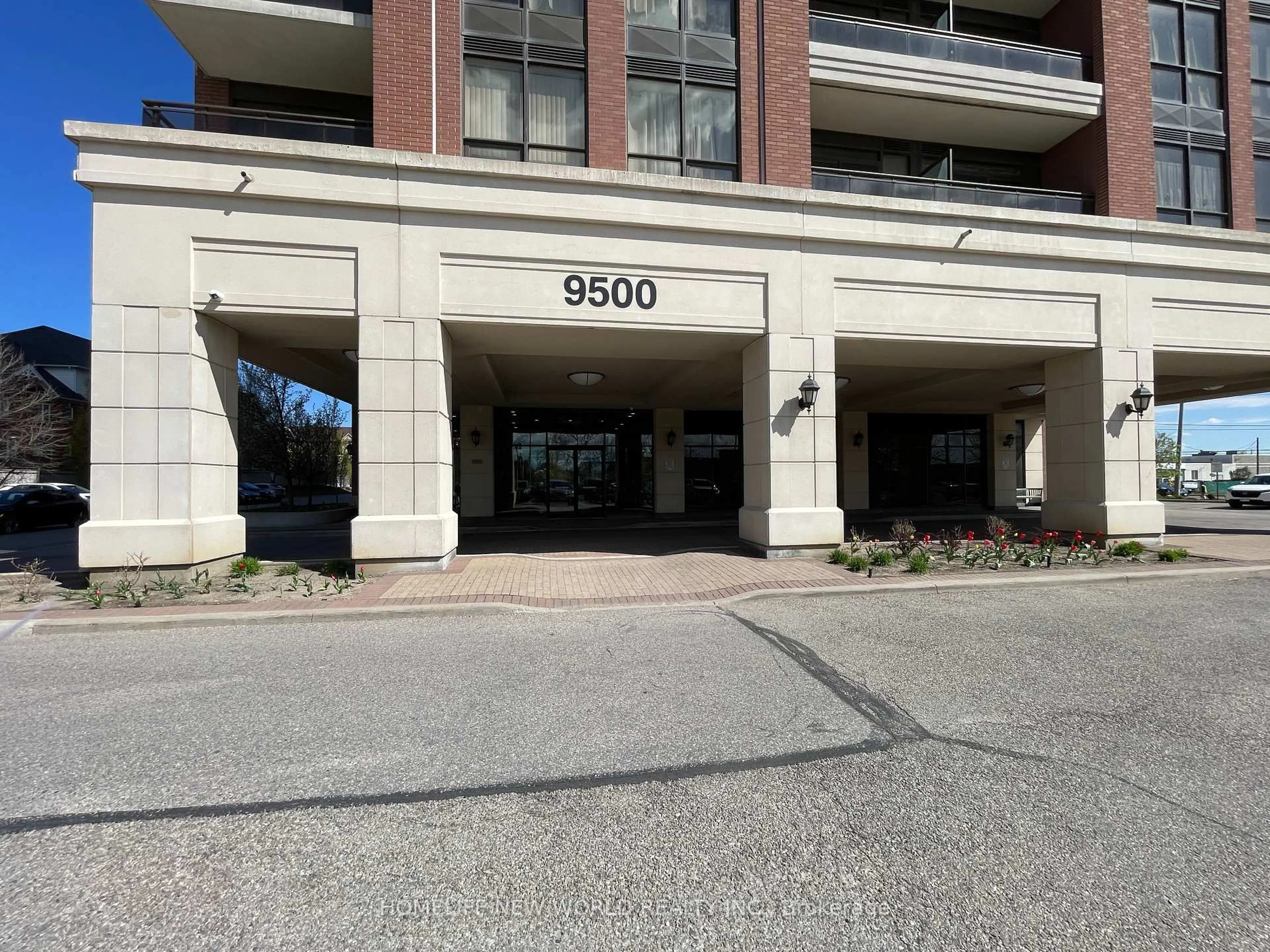 Indoor foyer for 9500 Markham Rd #617, Markham Ontario L6E 0N6