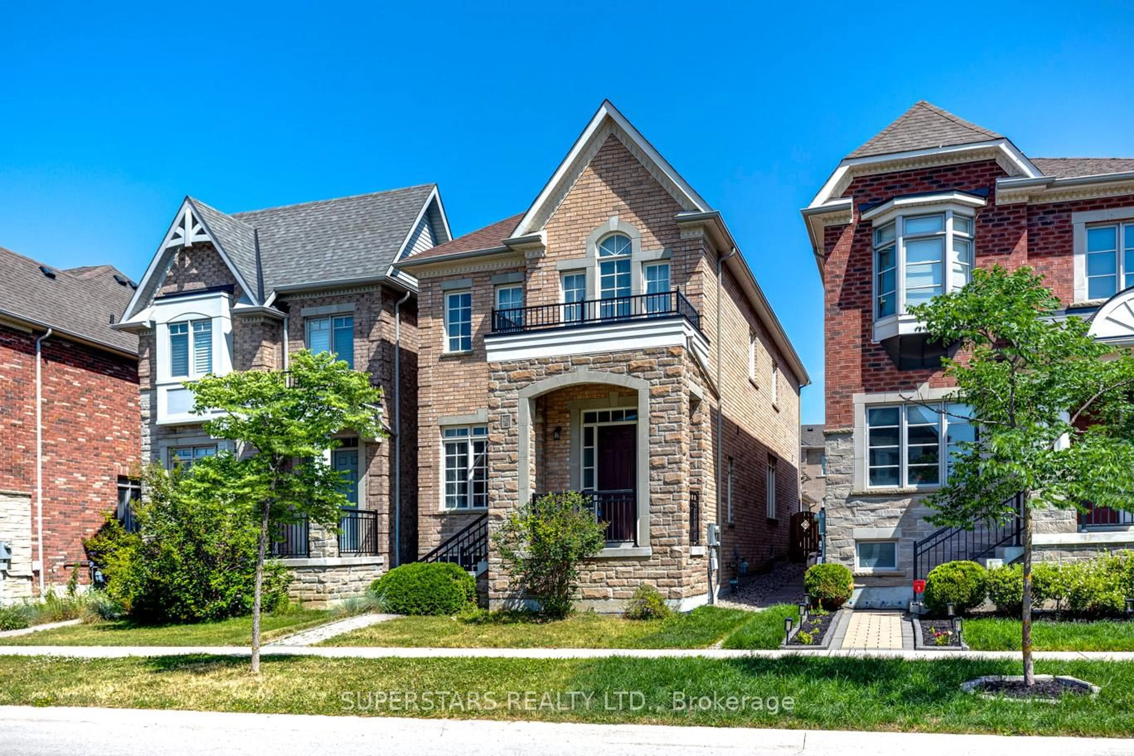 Home with brick exterior material, street for 236 Paradelle Dr, Richmond Hill Ontario L4E 1E7