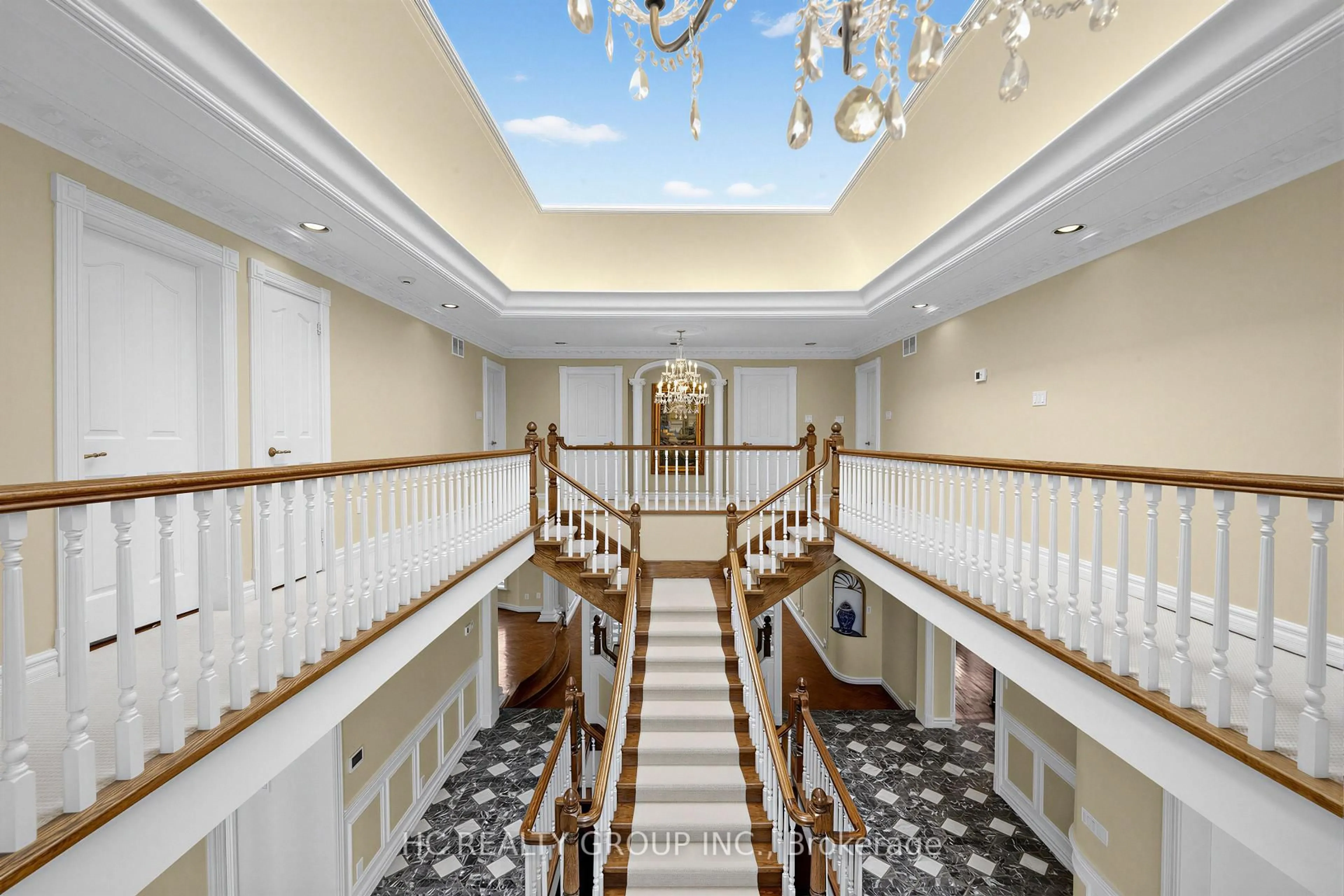 Indoor foyer for 52 Nobleton Lakes Dr, King Ontario L0G 1T0