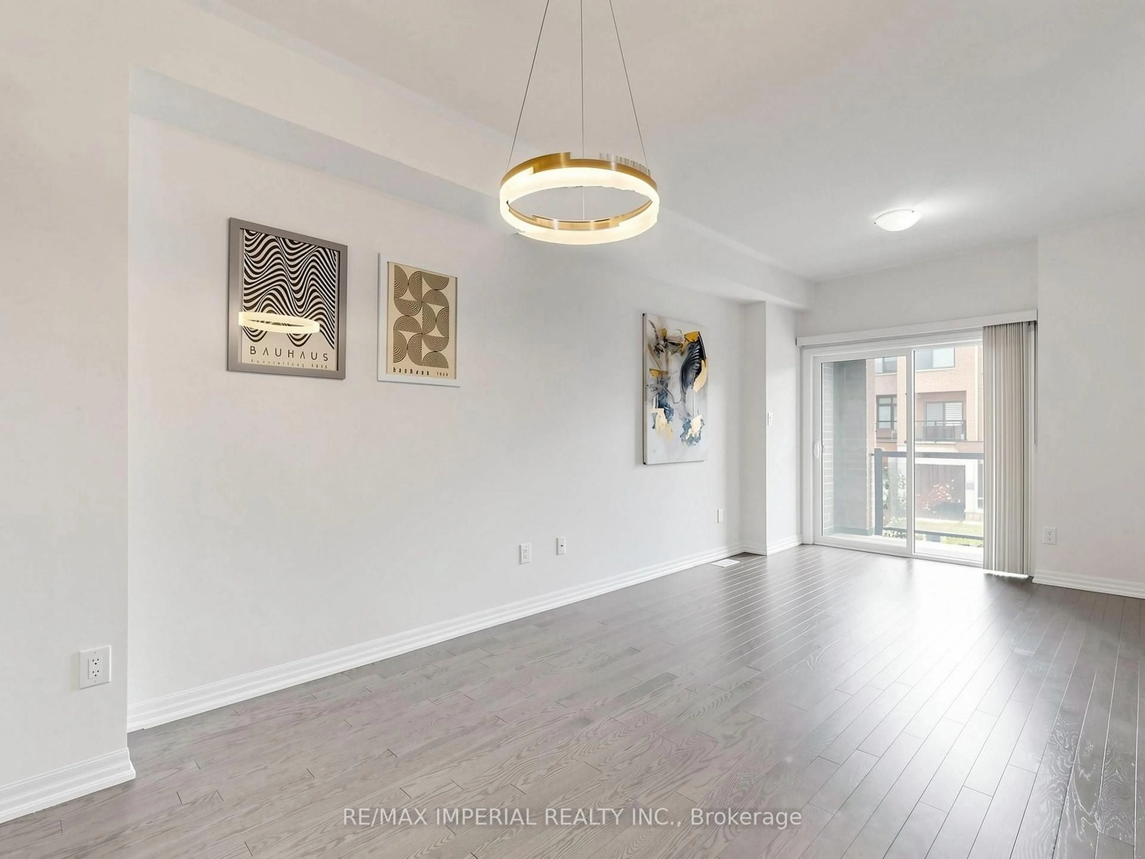 A pic of a room for 108 Bravo Lane, Newmarket Ontario L3X 0L3