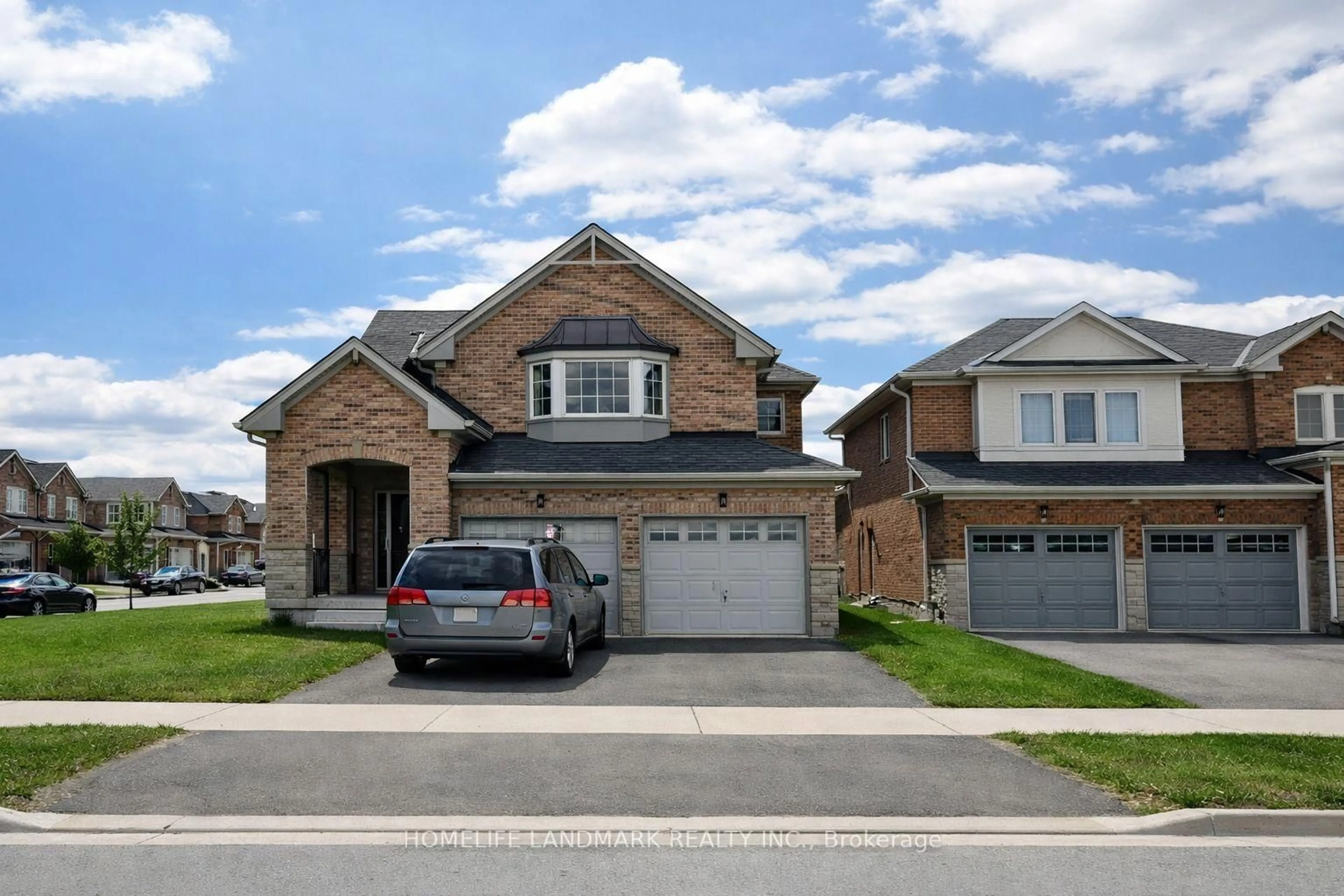 Home with brick exterior material, street for 152 Mavrinac Blvd, Aurora Ontario L4G 0G6