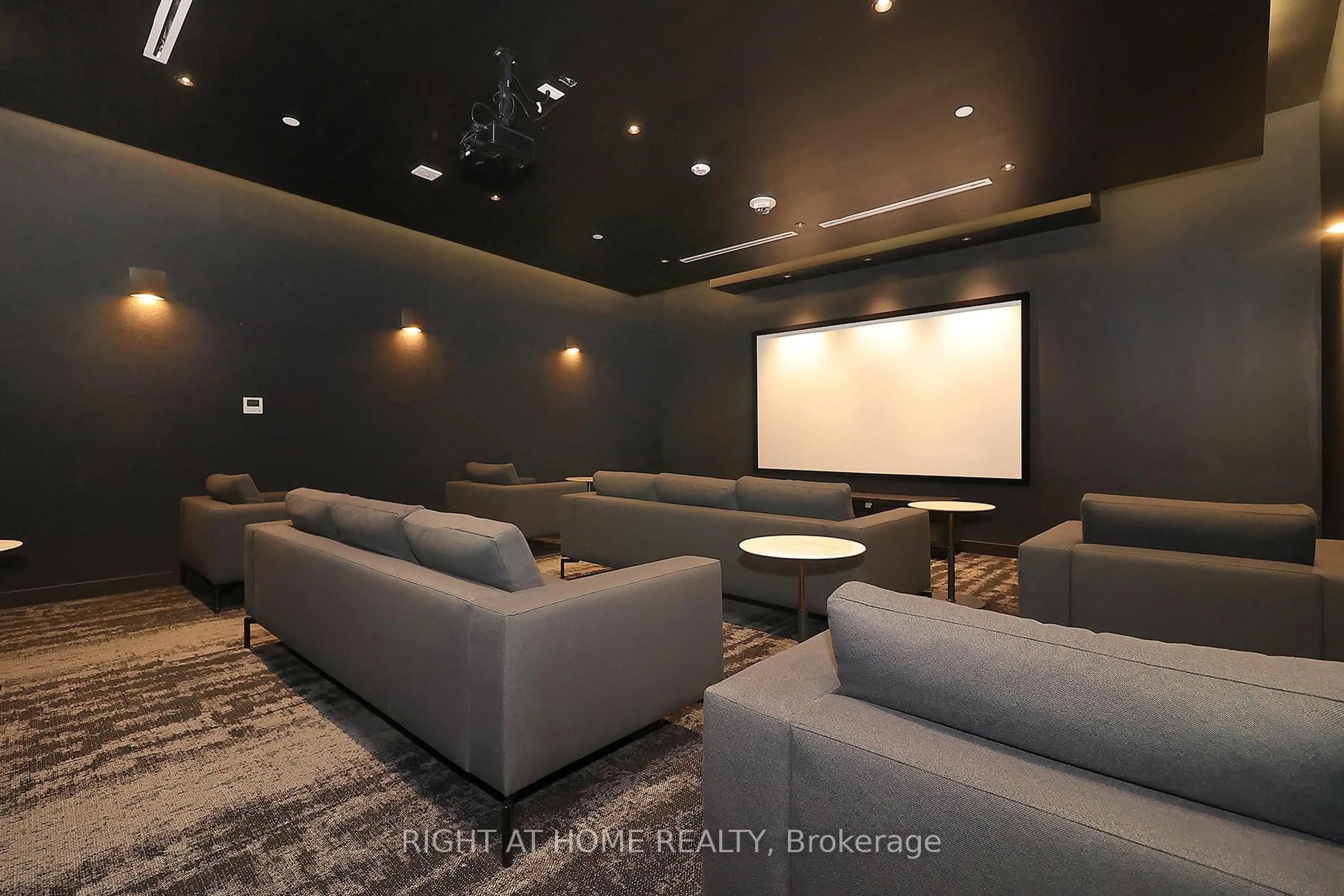 Home theater for 2 David Eyer Rd #331, Richmond Hill Ontario L4S 0N6