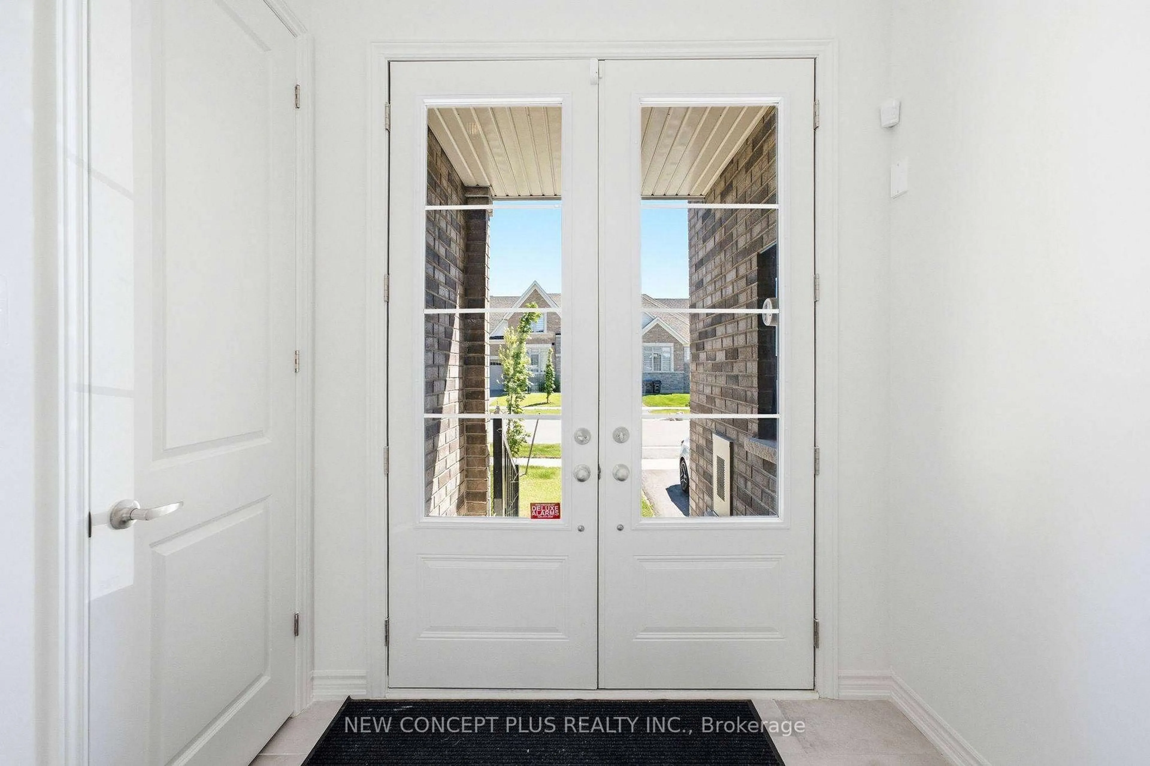 Indoor entryway for 11 Bayberry Dr, Adjala-Tosorontio Ontario L0G 1W0