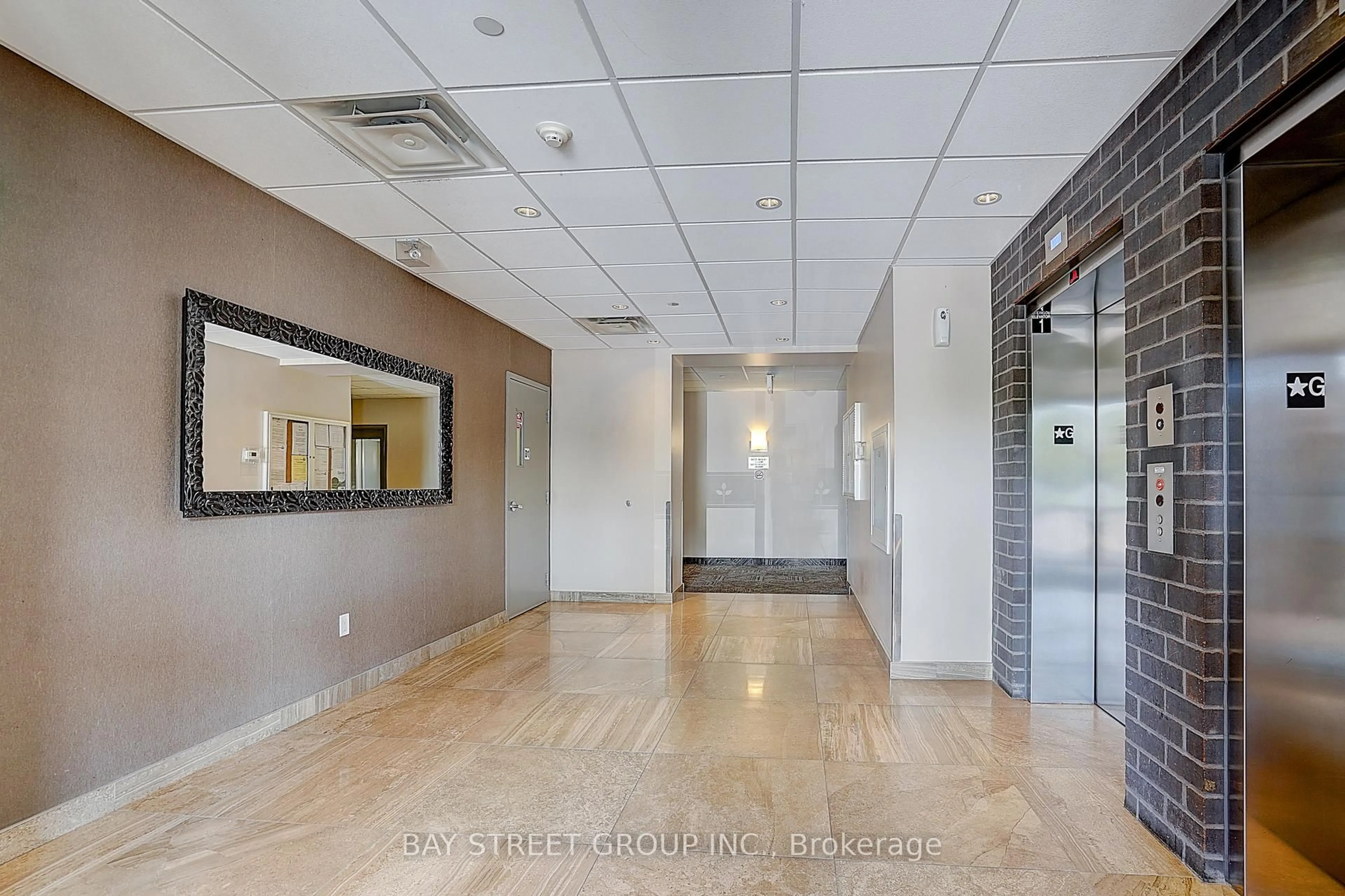 Indoor foyer for 7400 Markham Rd #405, Markham Ontario L3S 0C5