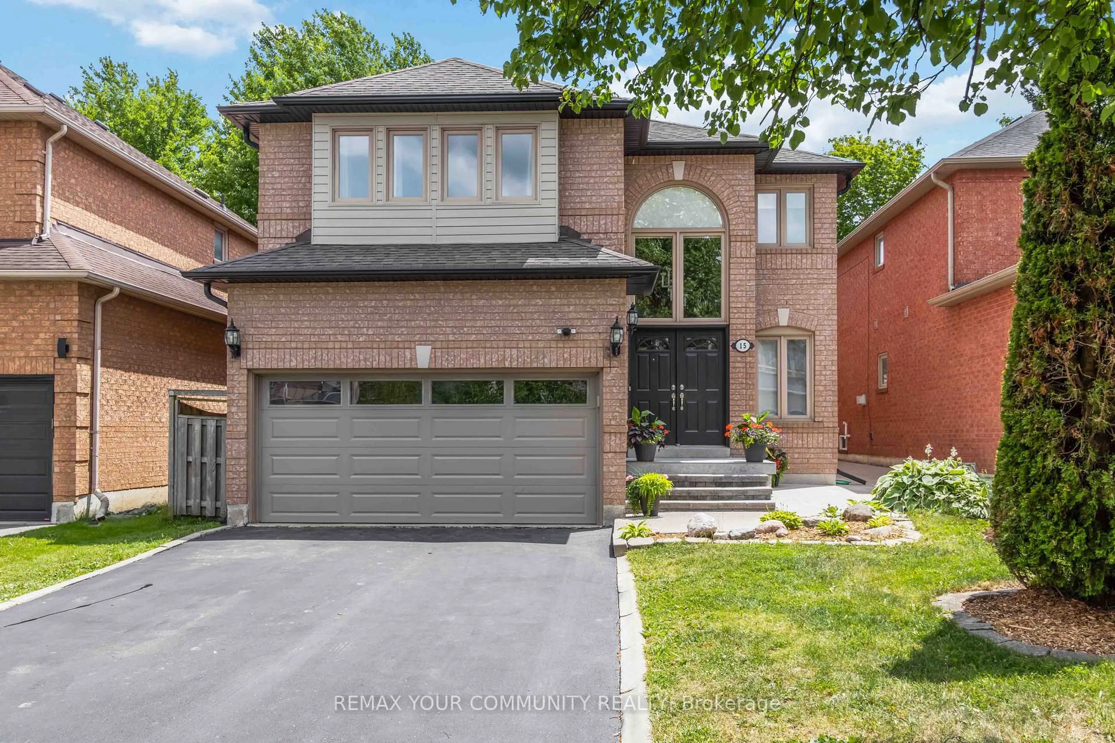 Home with brick exterior material, street for 15 Klamath Crt, Vaughan Ontario L6A 2L7
