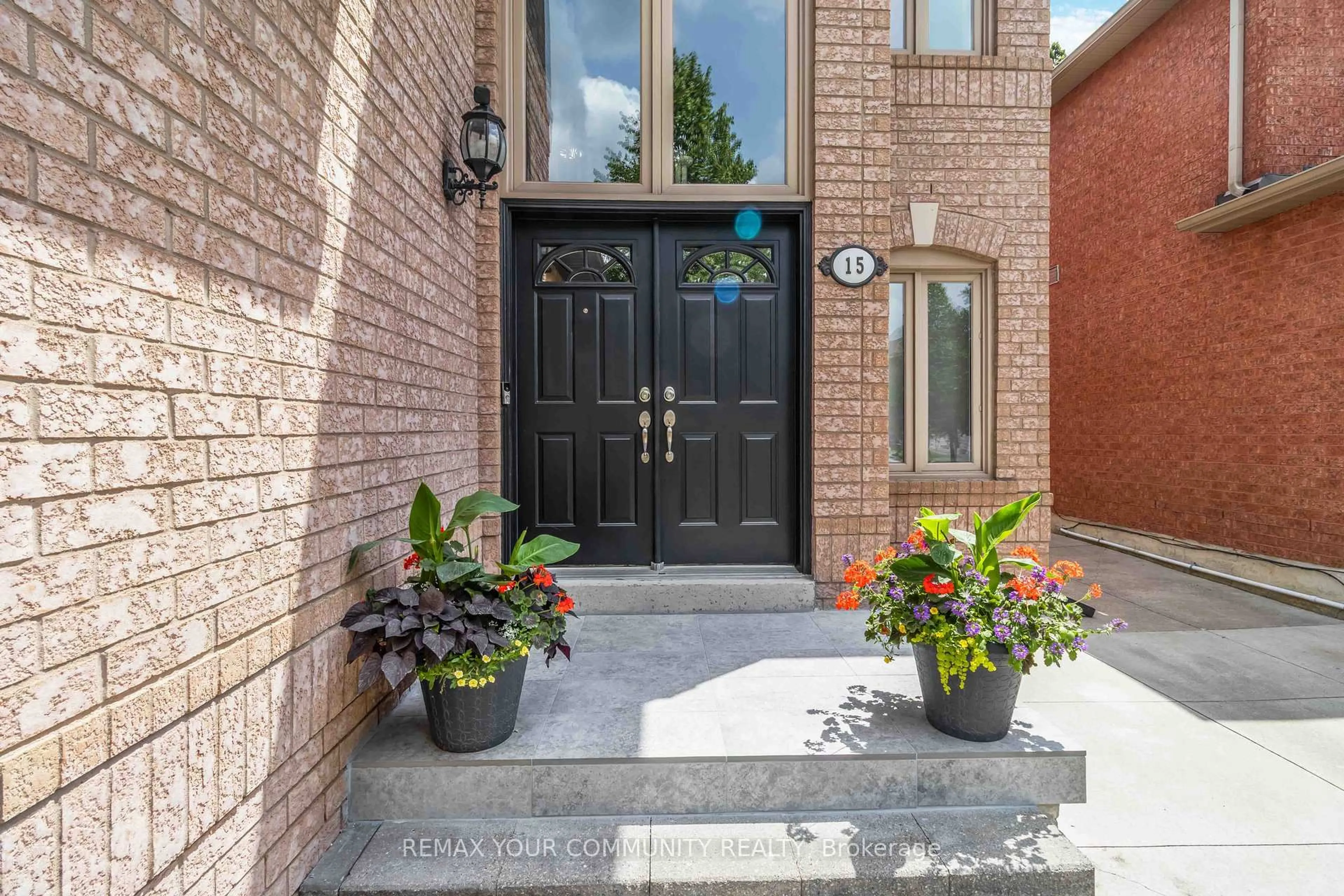 Home with brick exterior material, street for 15 Klamath Crt, Vaughan Ontario L6A 2L7